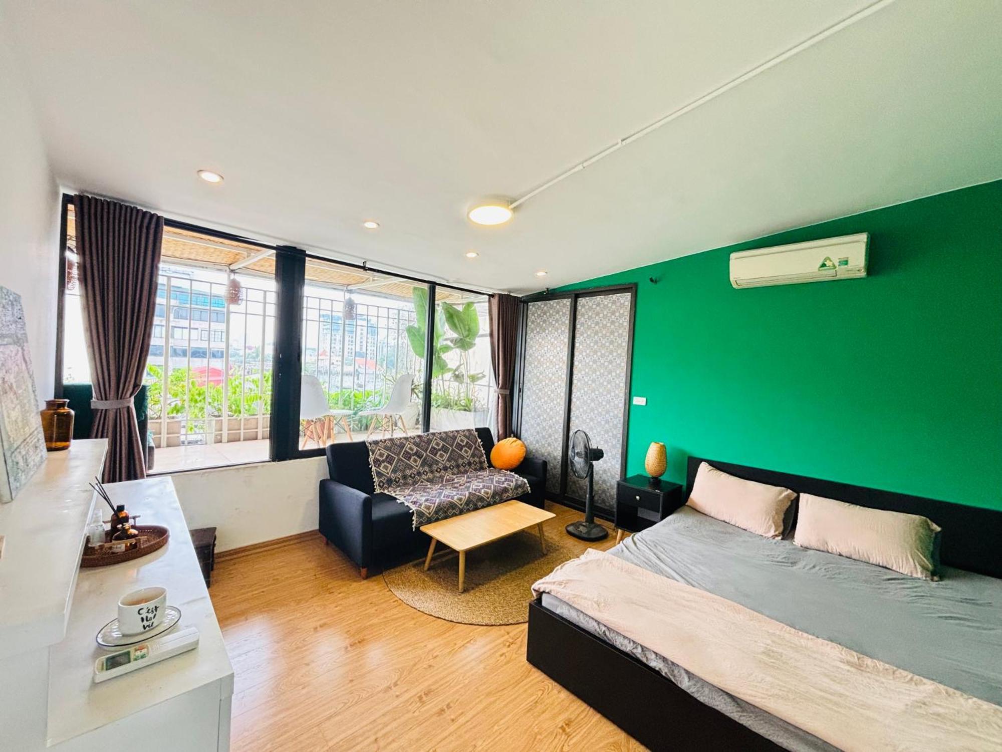 Terra - Big Balcony With Elevator - 150m To Hoan Kiem Apartment