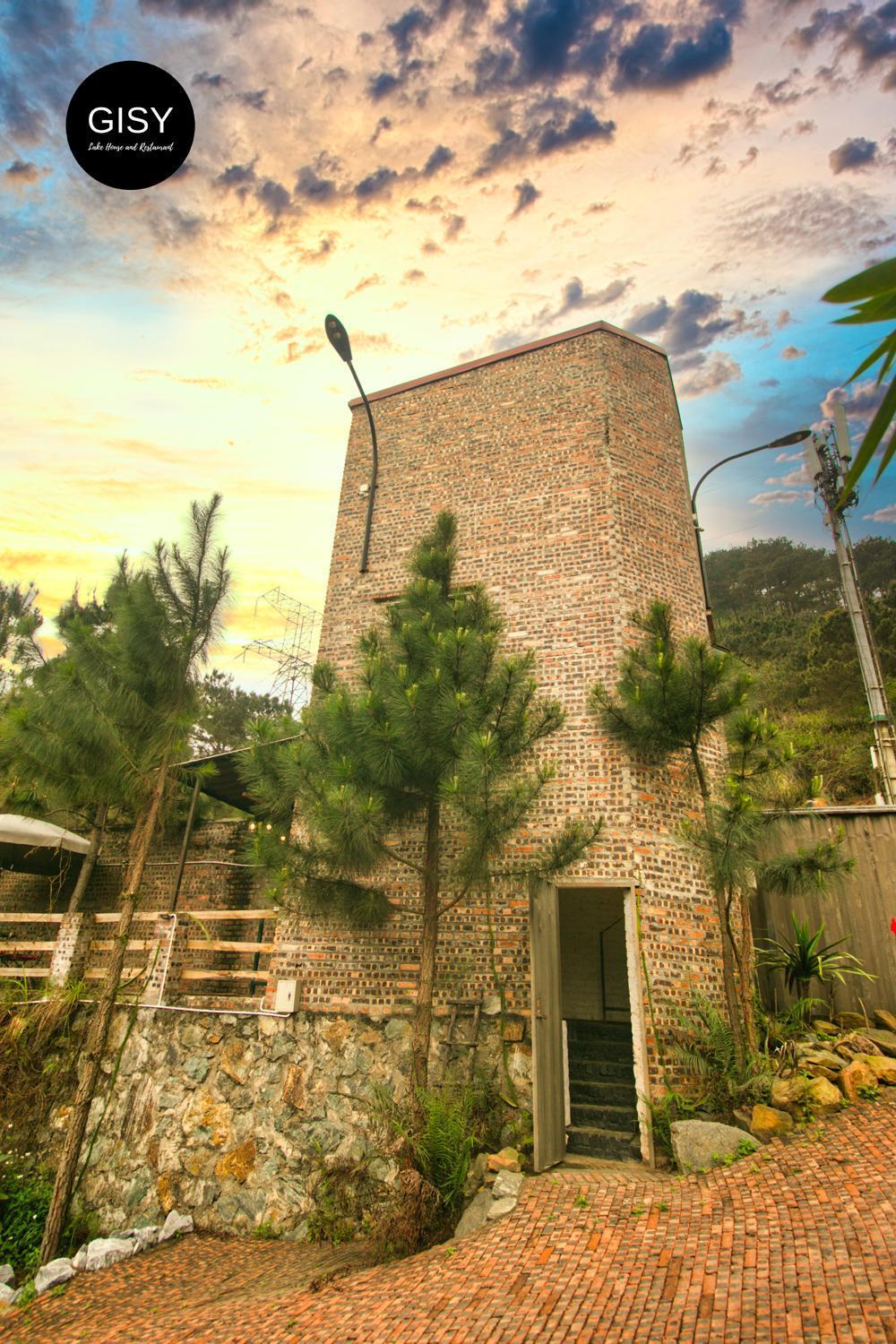 Gisy Water Tower Katil