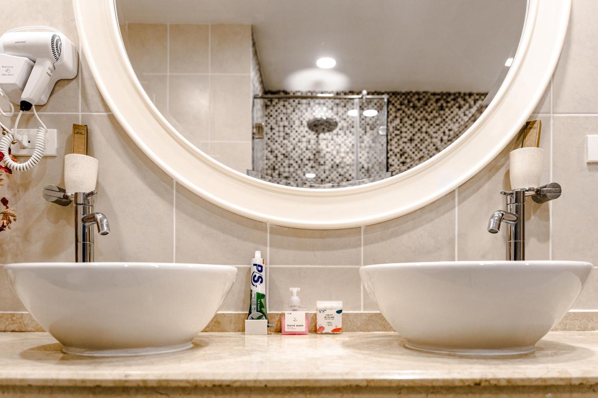 Wecozy Pacific - Spacious Apartment, Train Station Side Apartment