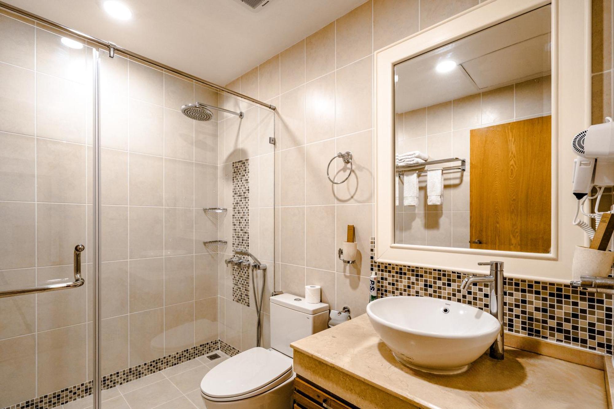 Wecozy Pacific - Spacious Apartment, Train Station Side Apartment