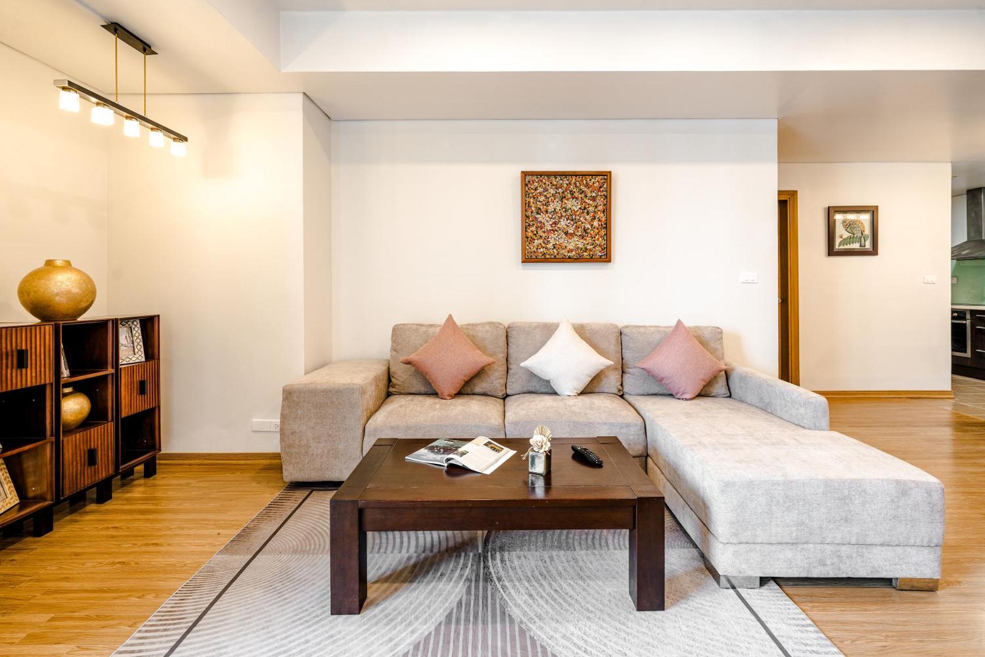 Wecozy Pacific - Spacious Apartment, Train Station Side Apartment *