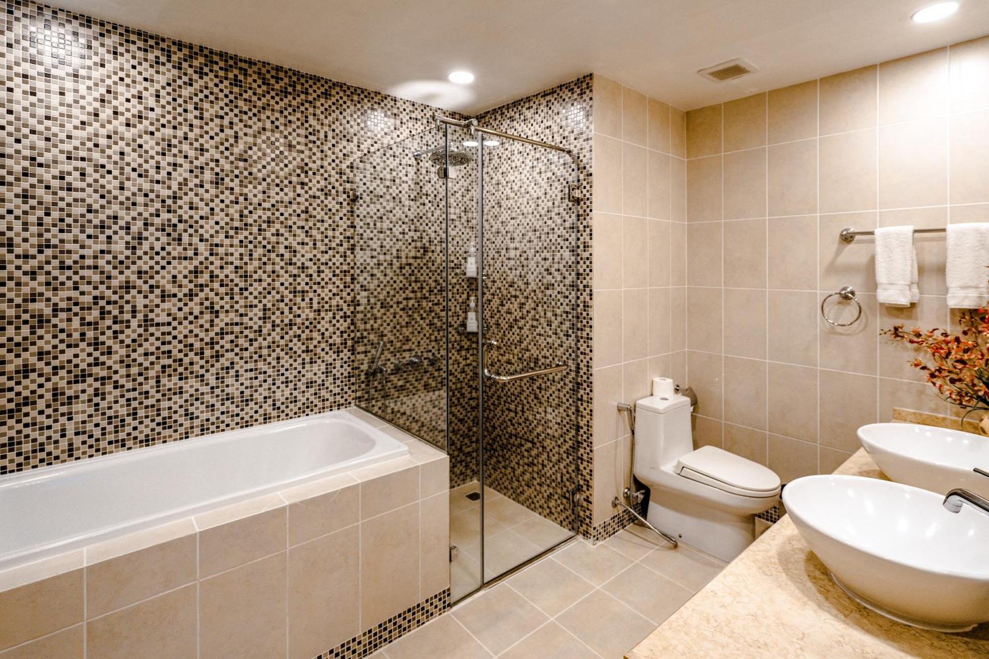 Wecozy Pacific - Spacious Apartment, Train Station Side Apartment *