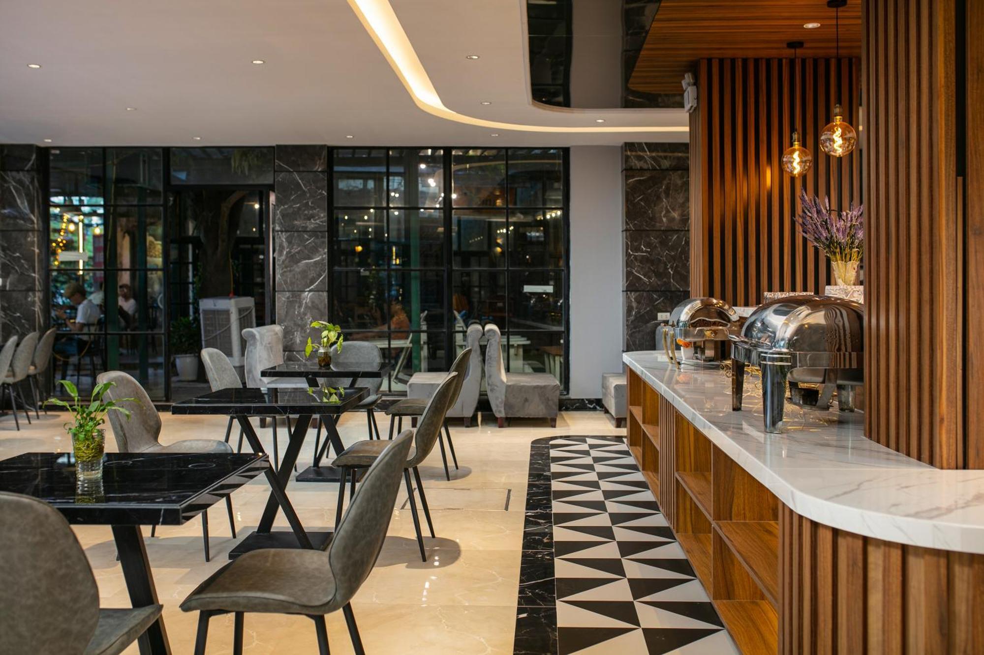 Ping Luxury Hotel