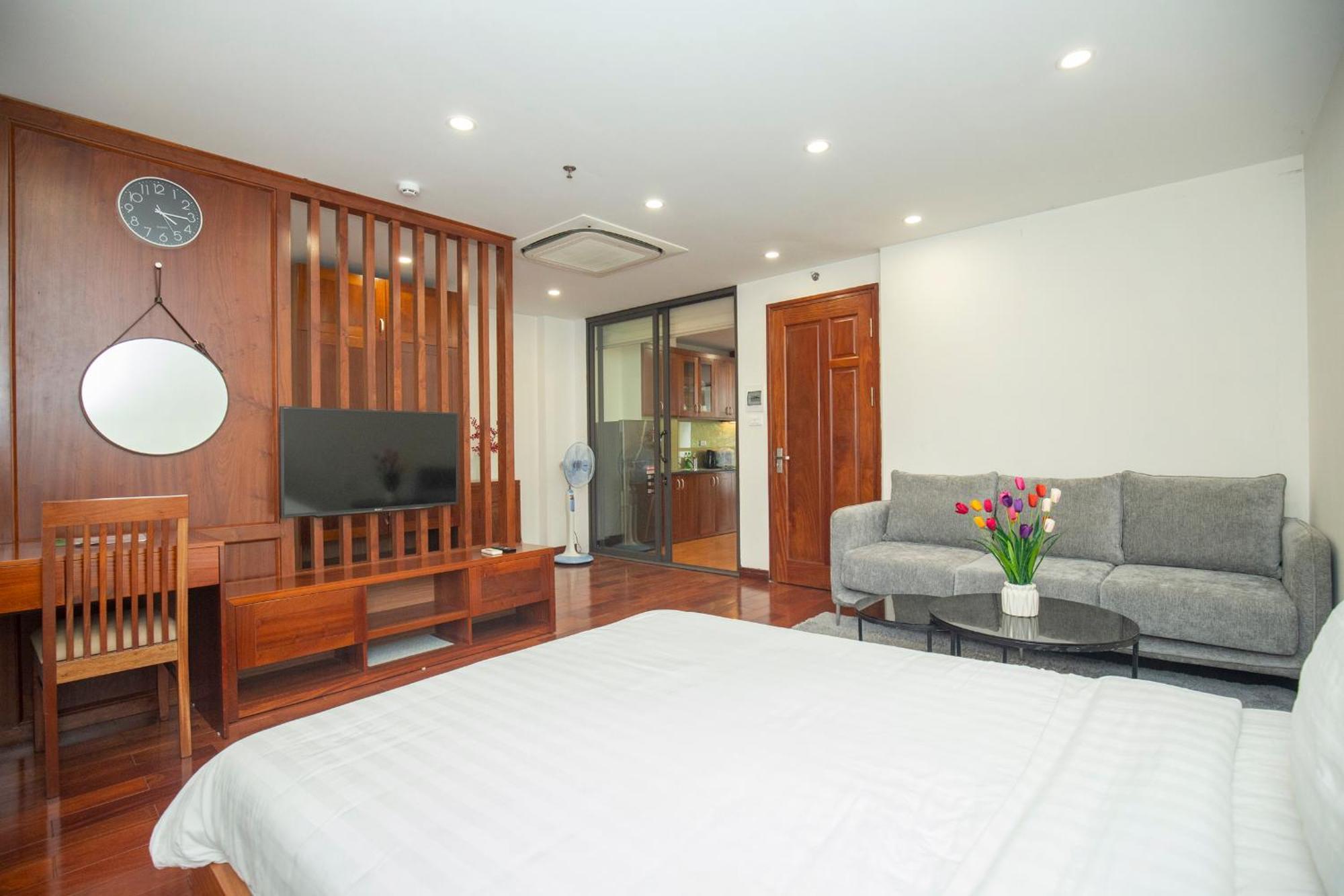 Sumitomo 10 Apartment- No 66 Lane 12 Dao Tan Street Apartment *
