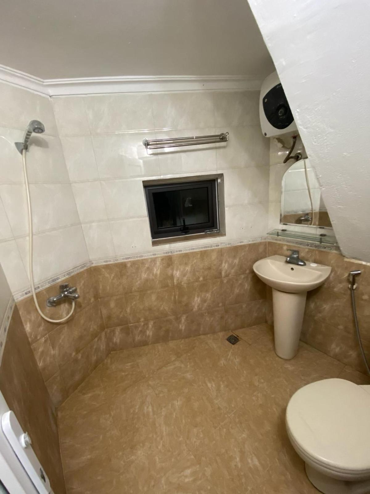 Guest house Bom House Hanoi
