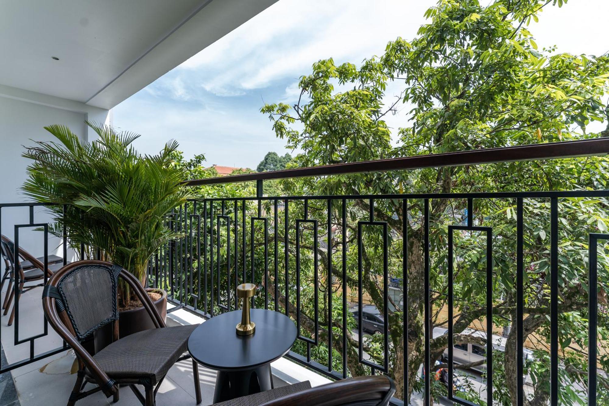 Harry's - The Zenith * Hanoi