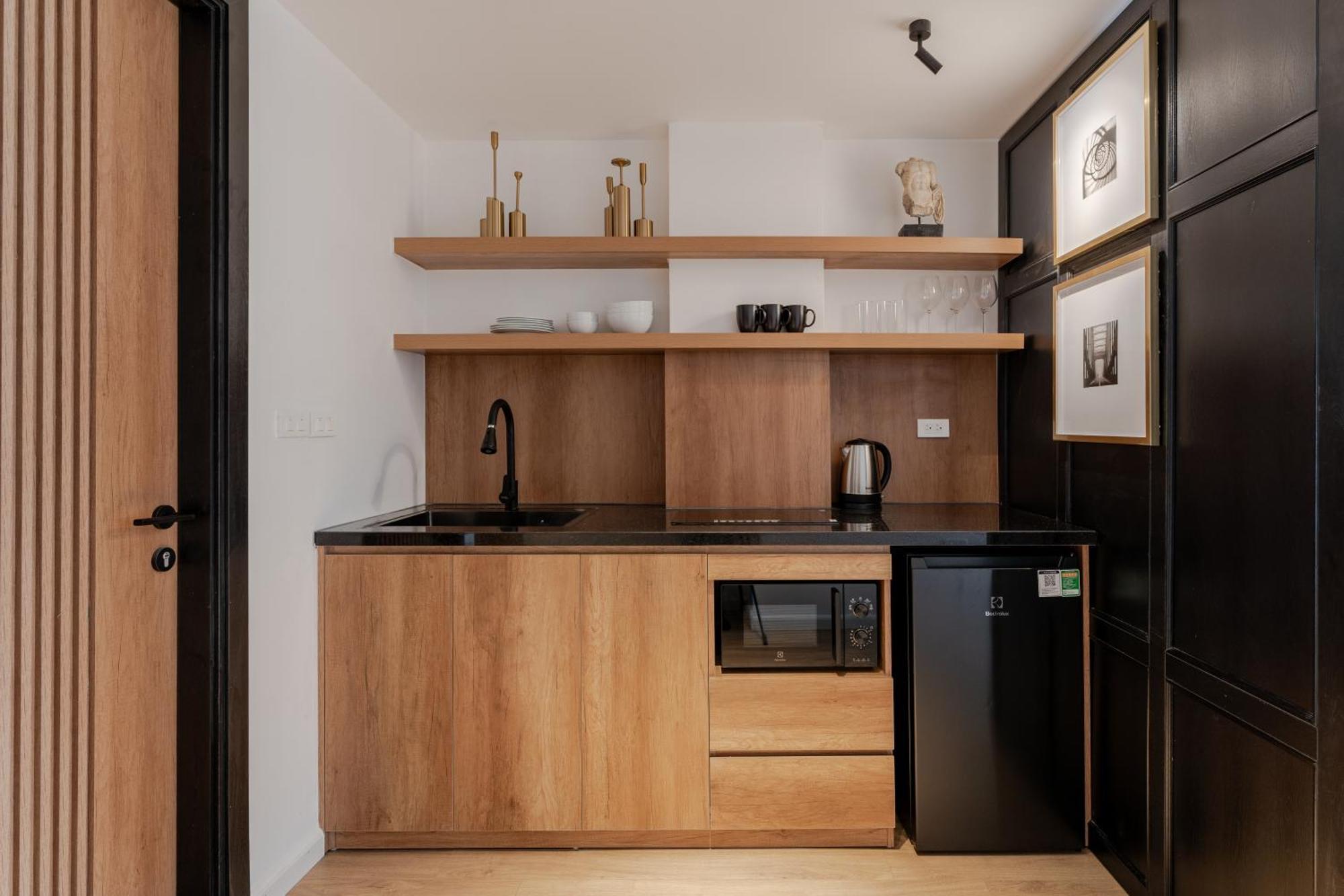 Harry's - The Zenith Apartment