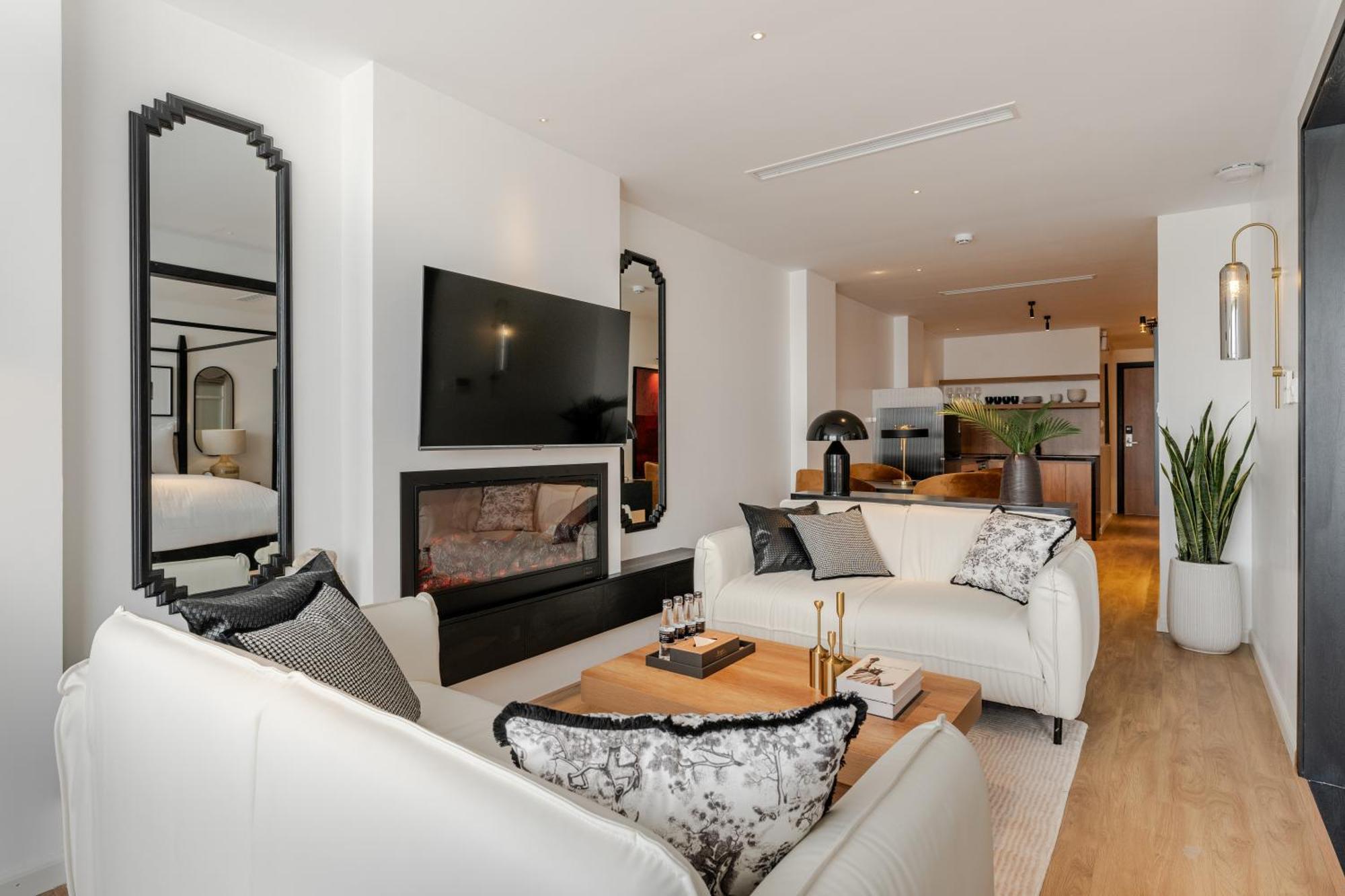 Harry's - The Zenith Apartment