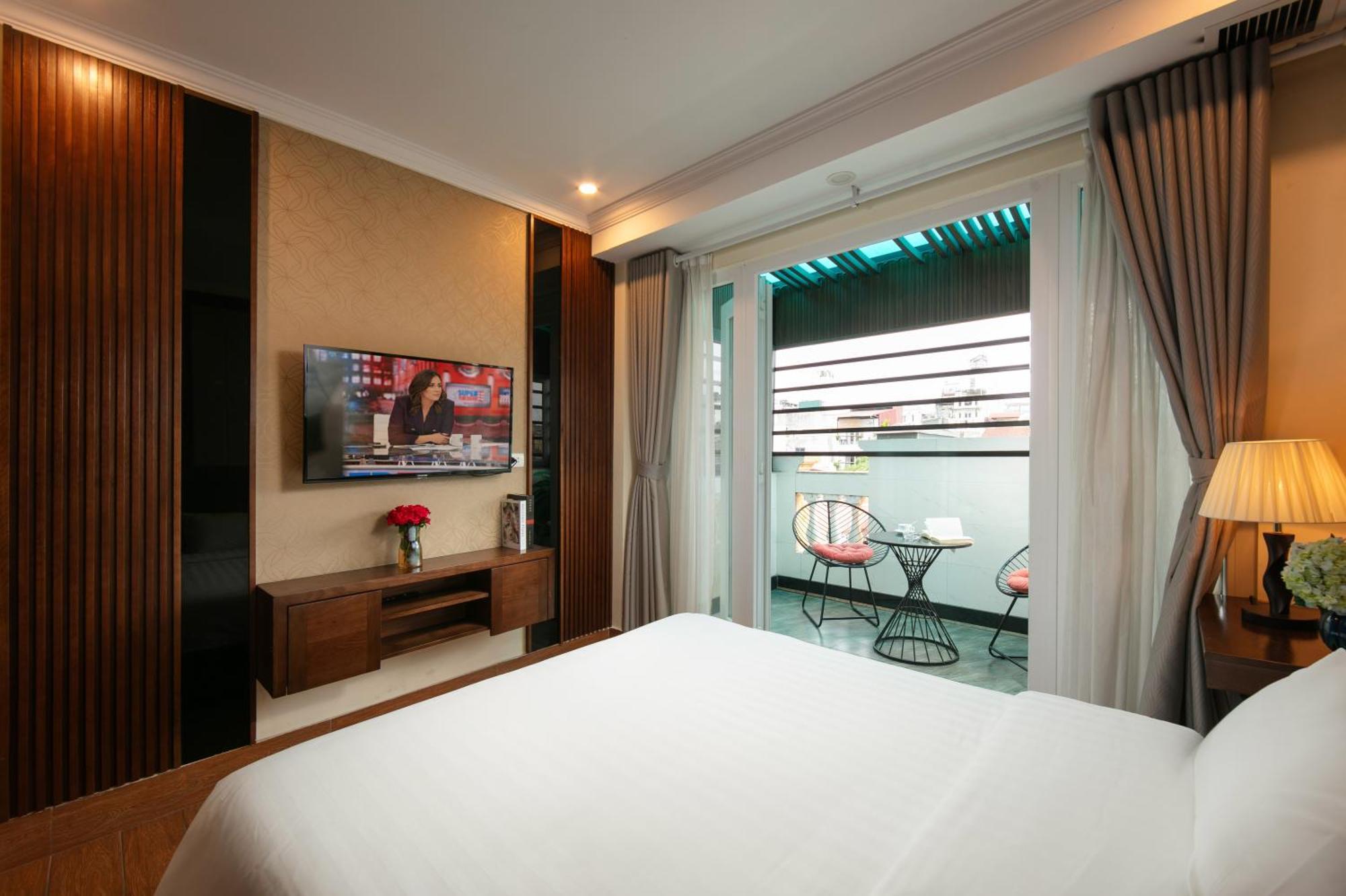 The West & Khách sạn Hà Nội
