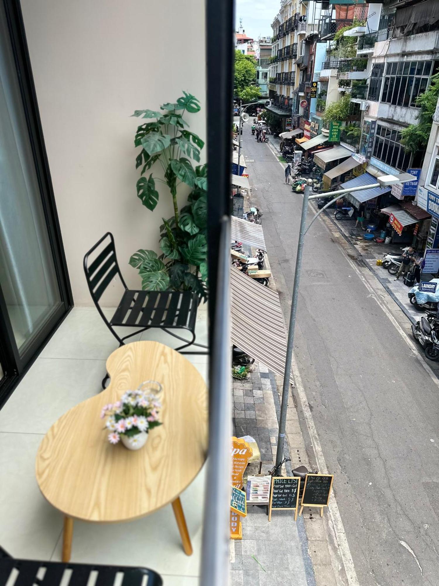 Guest house Add 17gia Ngu 4rd Floor View Elevator Available Hanoi