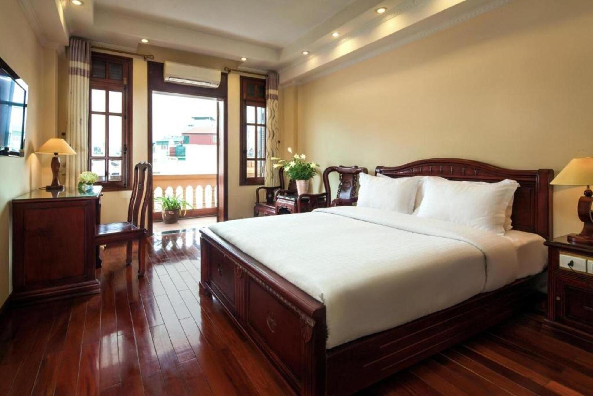 Lucky 3 & Travel Hanoi