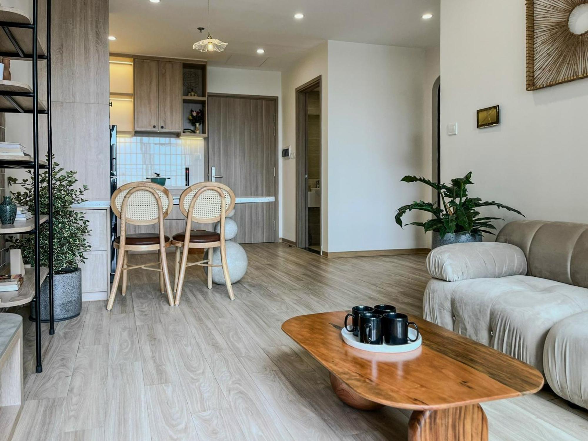 2br Vinhomes Swimming Pool & View