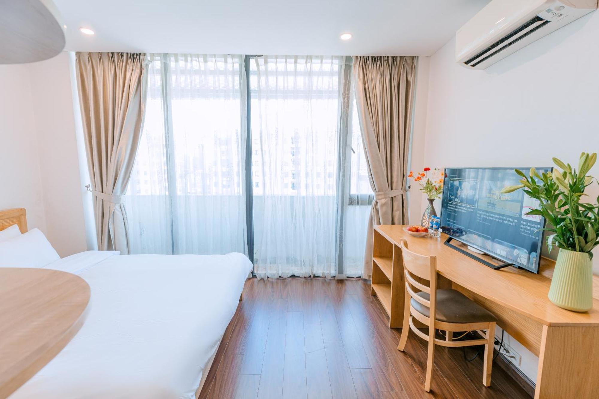 Big & Ha Noi Khách sạn 4*