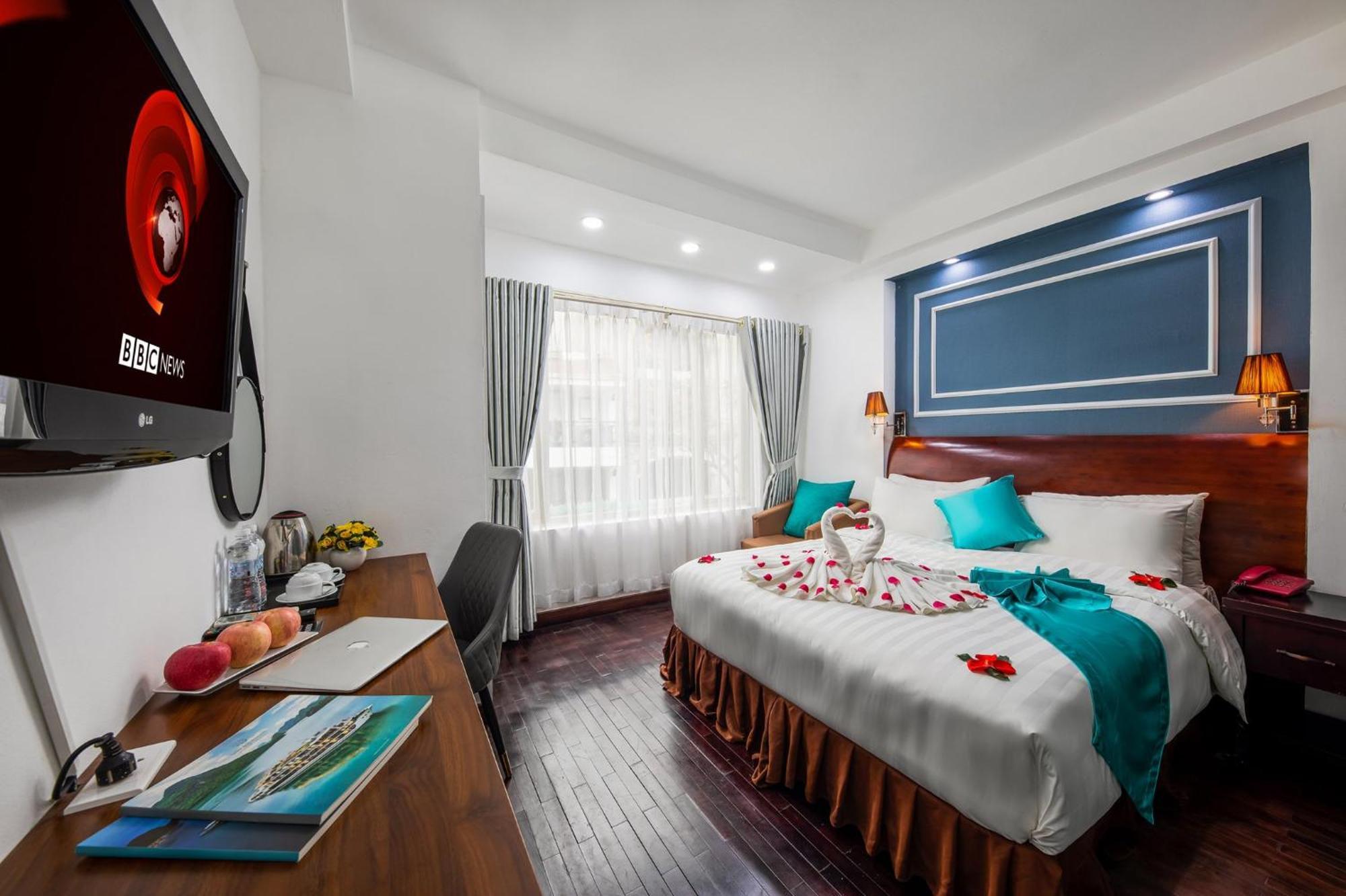 Sister Min & 3* Hanoi