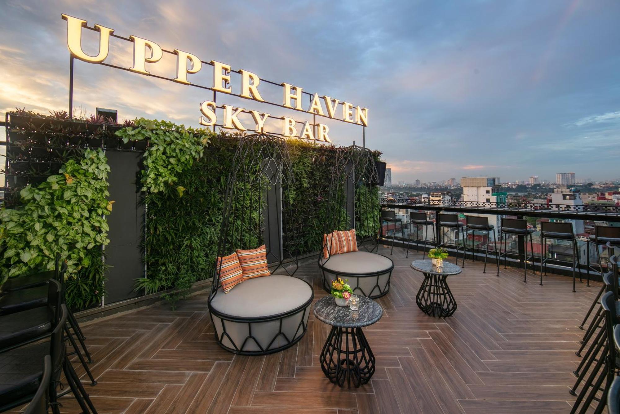 De Crown Hotel