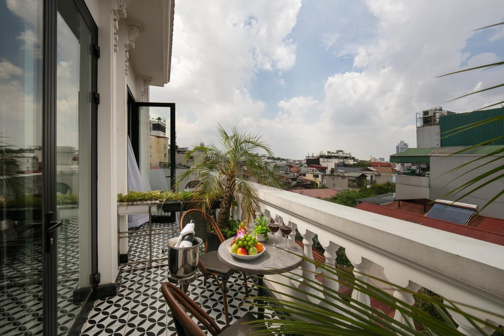 De Crown 5* Hanoi