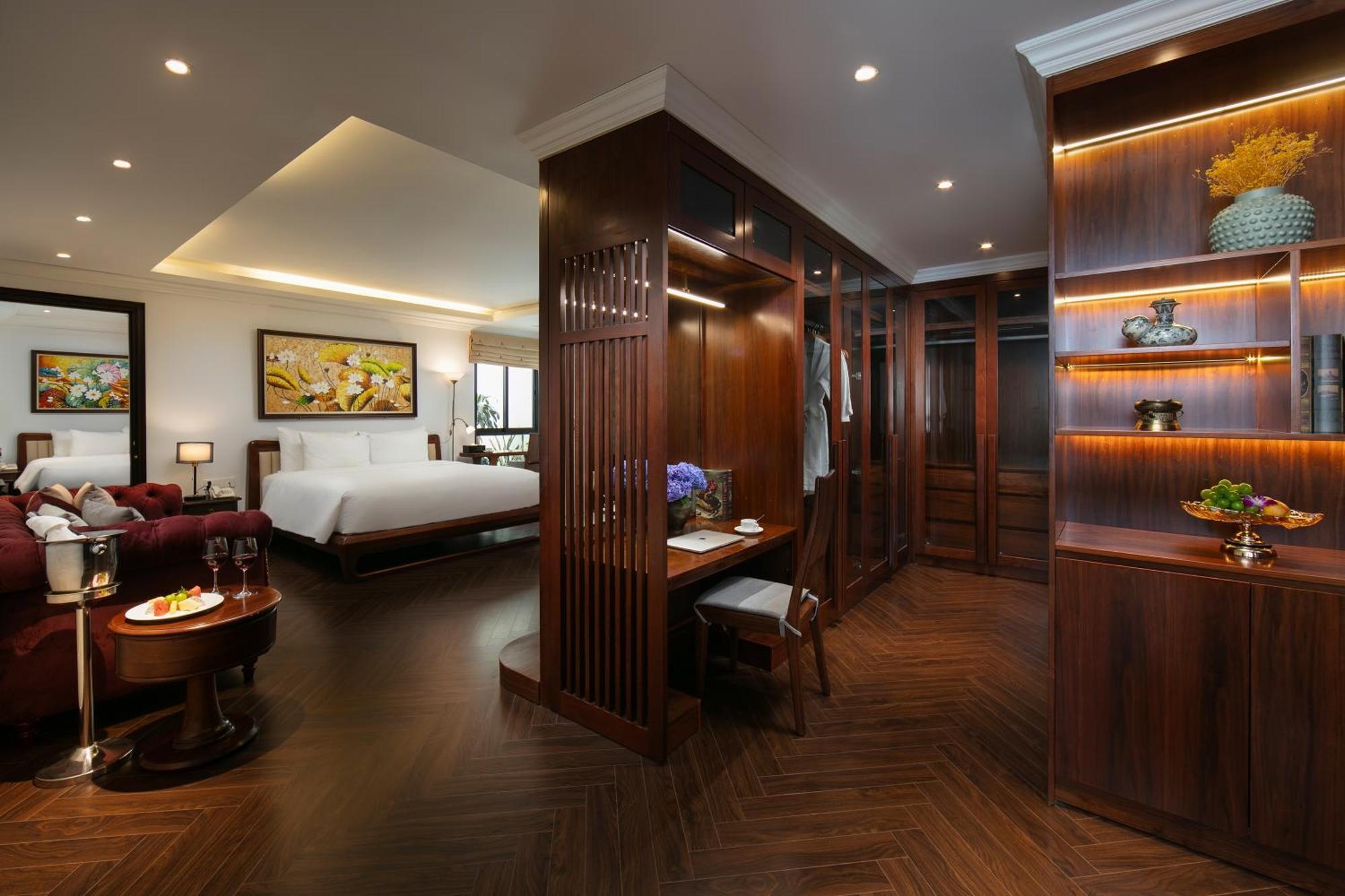 Hotel De Crown 5*