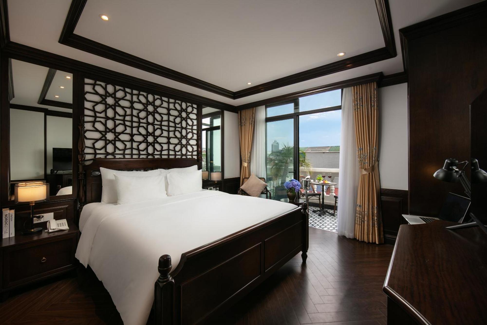 De Crown Hanoi