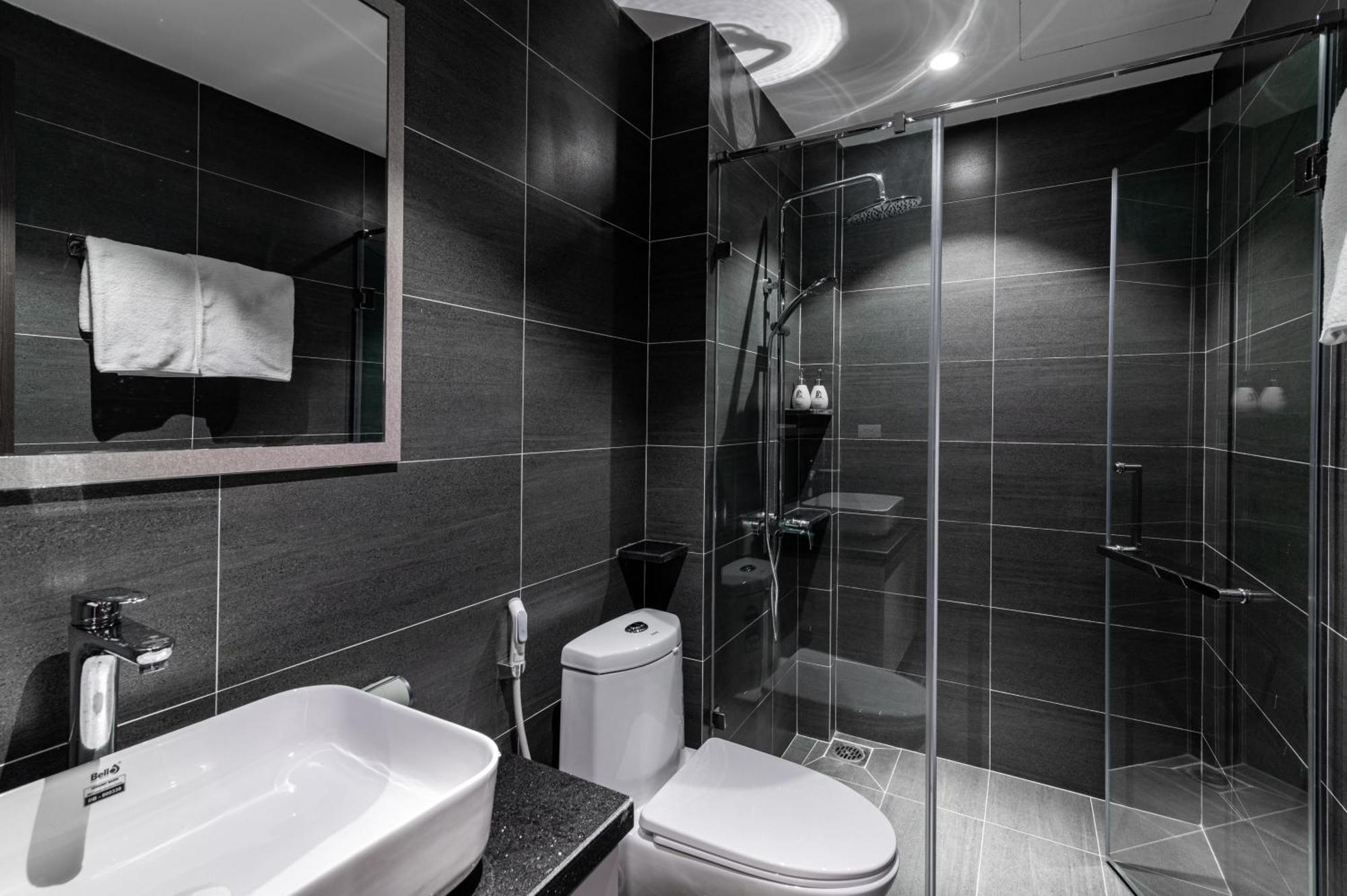 Luxe Paradise To Ngoc Van Hotel Hanoi