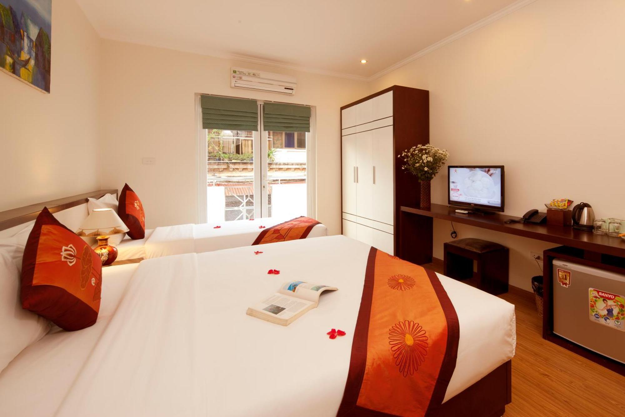 Rising Dragon Hotel 3*
