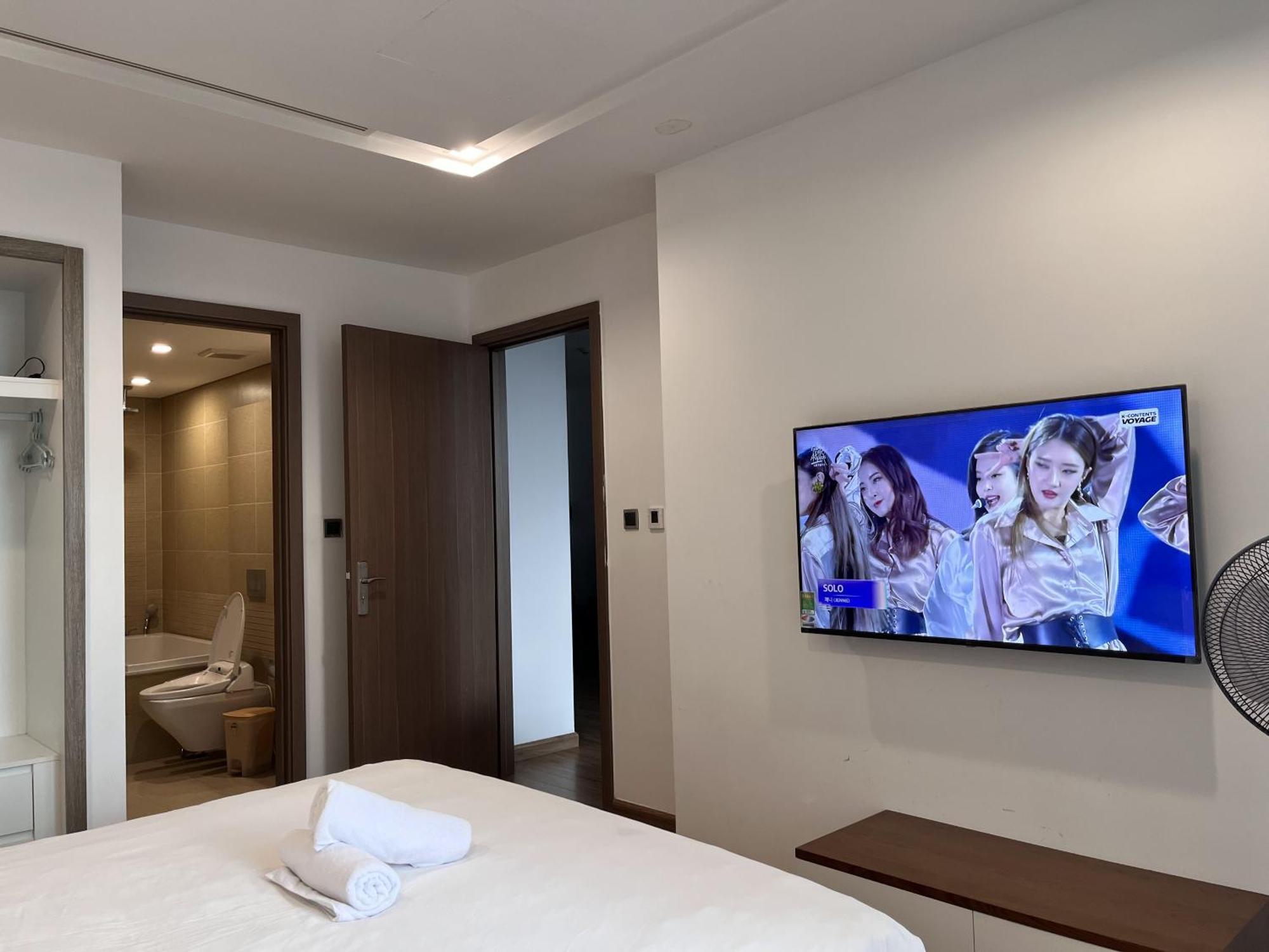 Apartment Vinhomes Metropolis Luxury 2 Br Hanoi