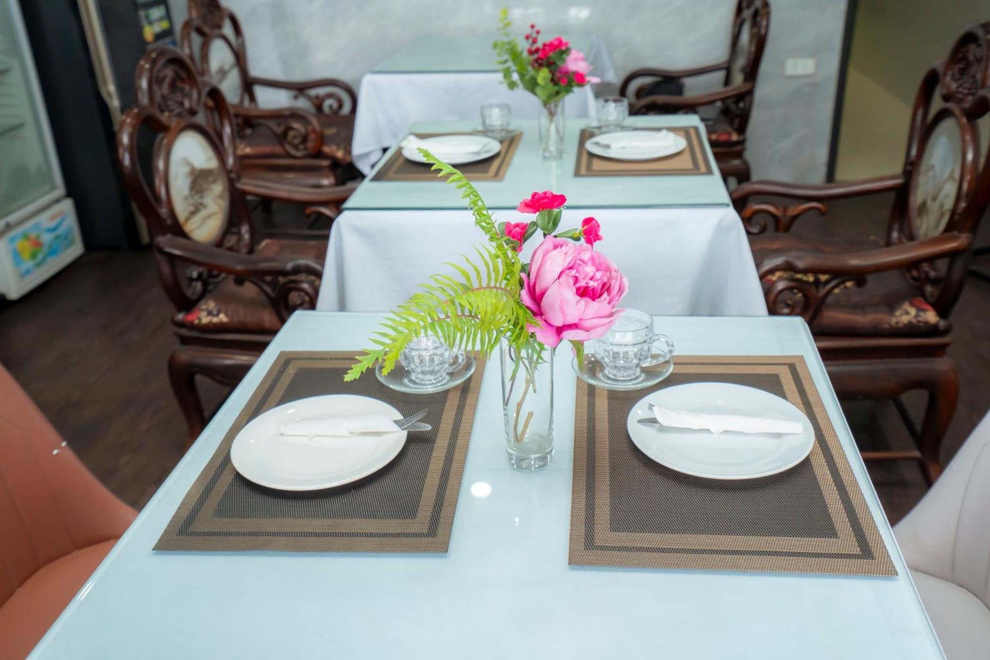 Golden Rose Premium Khách sạn
