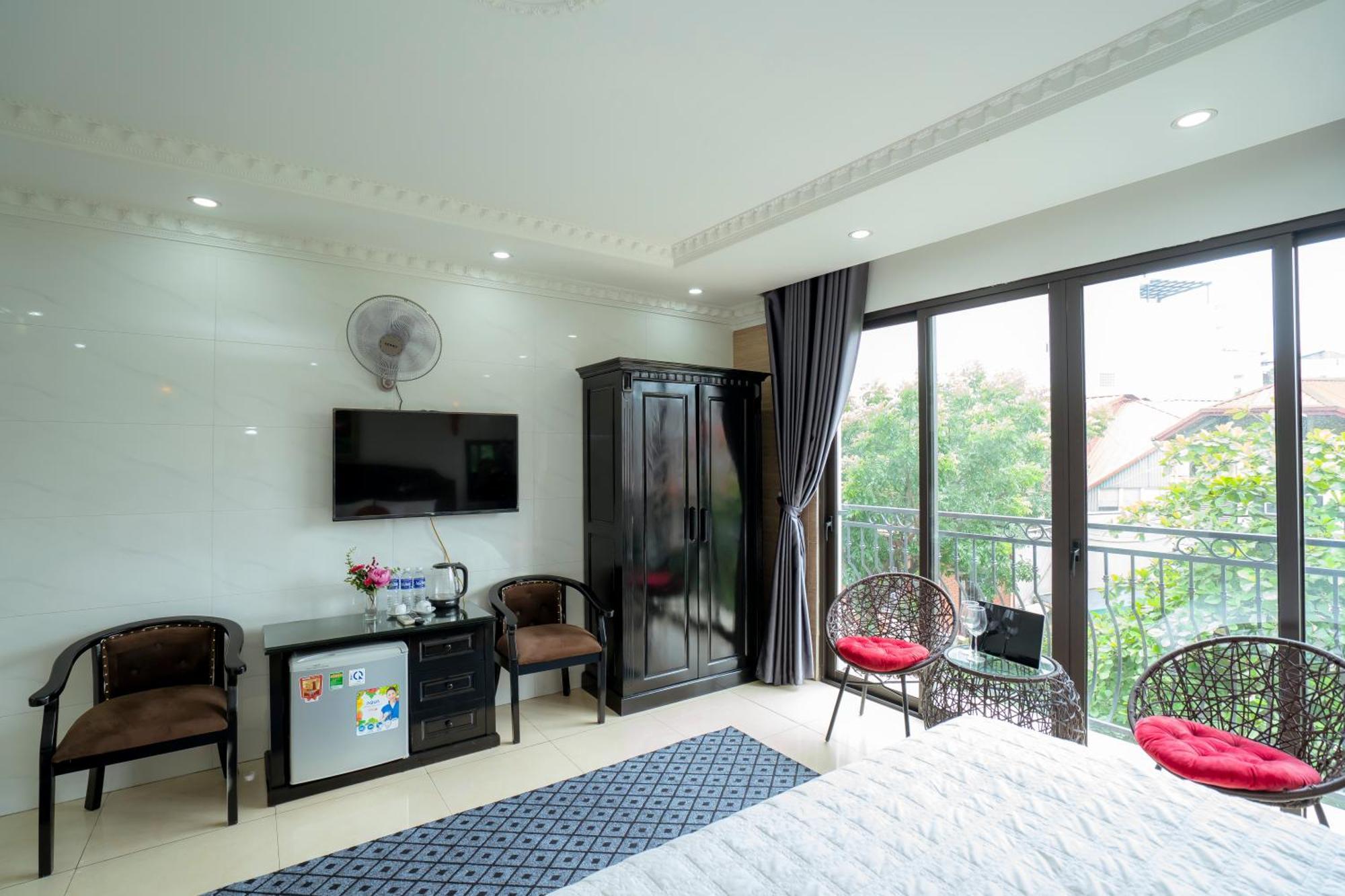 Golden Rose Premium Khách sạn 3*