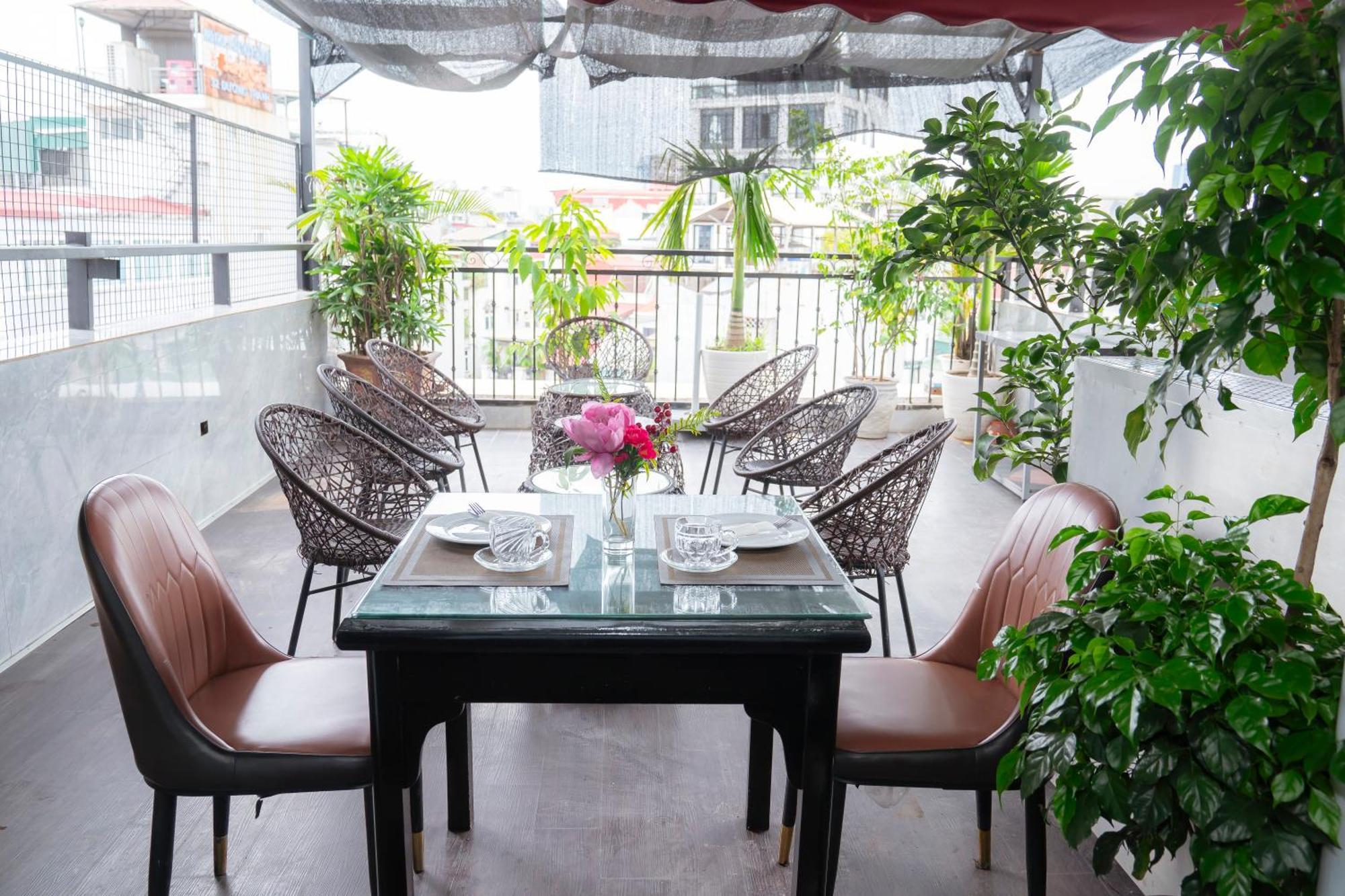Khách sạn Golden Rose Premium 3*
