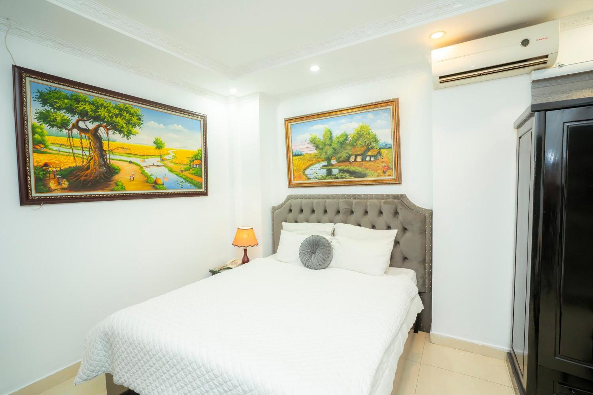 Golden Rose Premium Khách sạn 3*