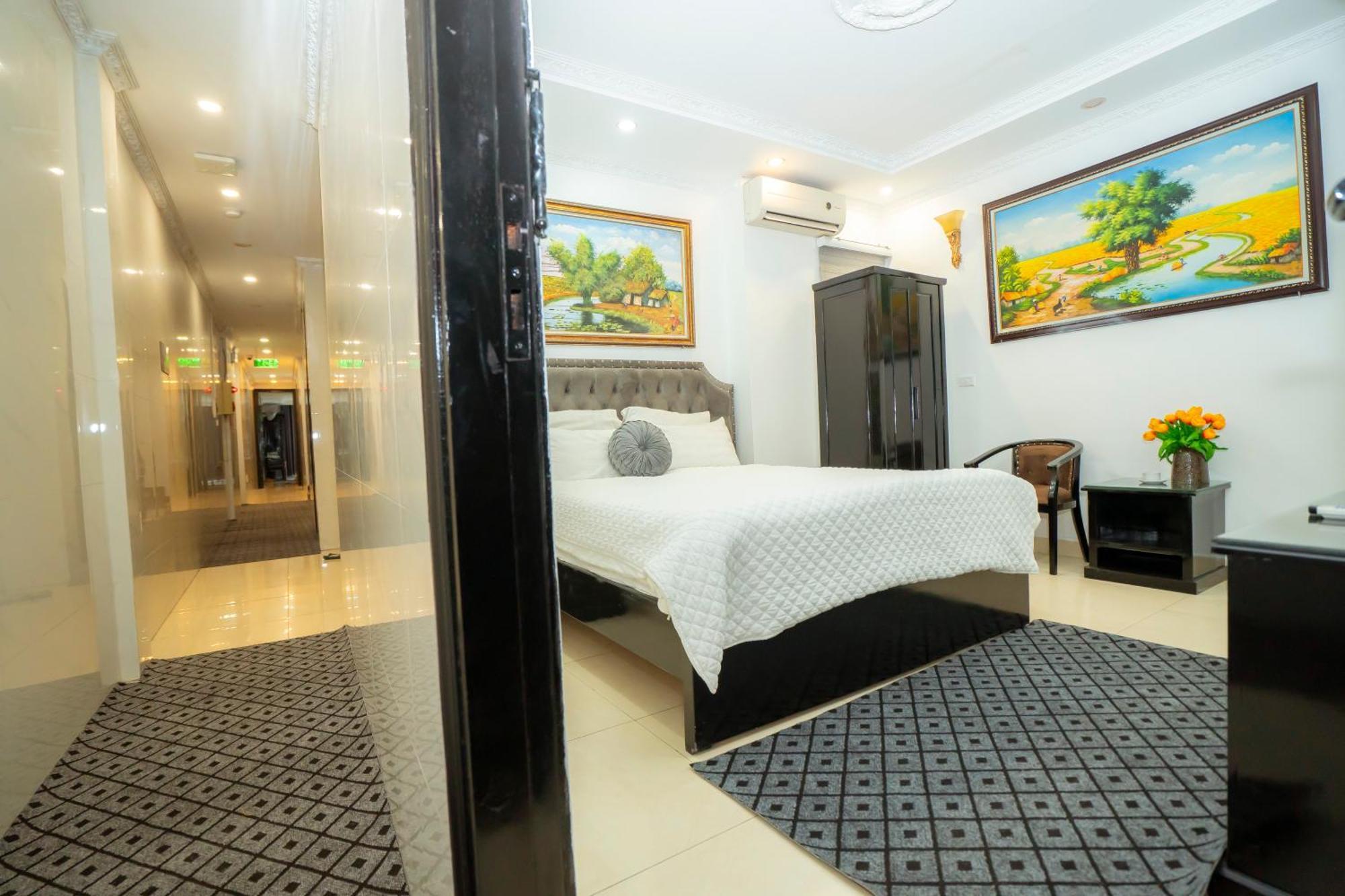 Golden Rose Premium Khách sạn 3*