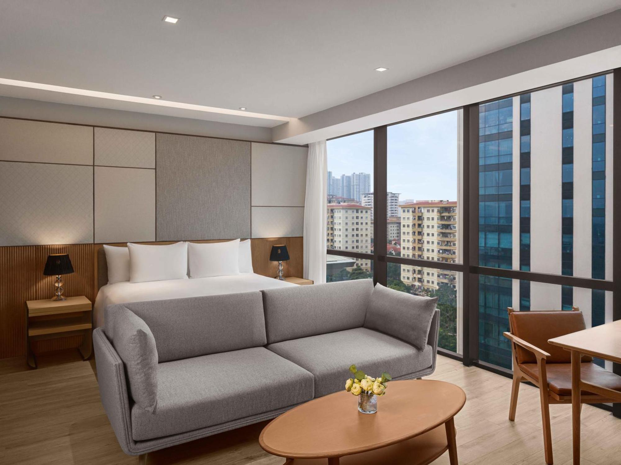 Hyatt Regency West Hotel