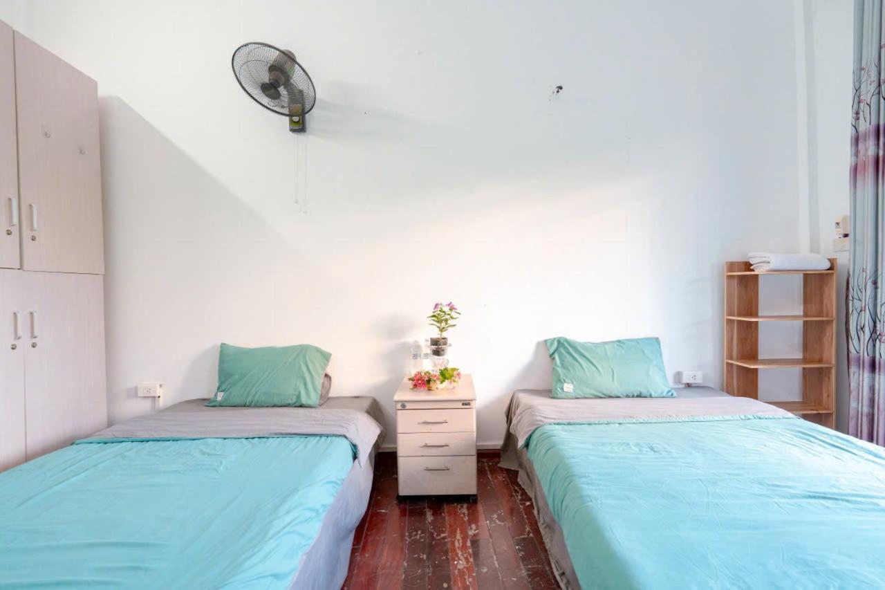 Luxury Hostel *