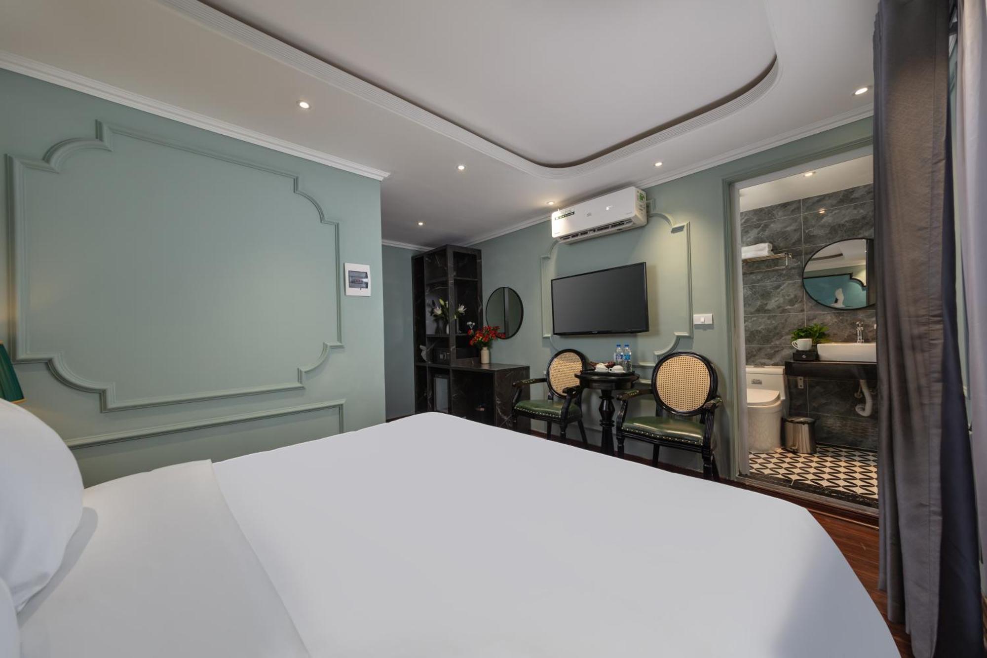 Khách Sạn&đại Lý Du Lịch Madelise 4*