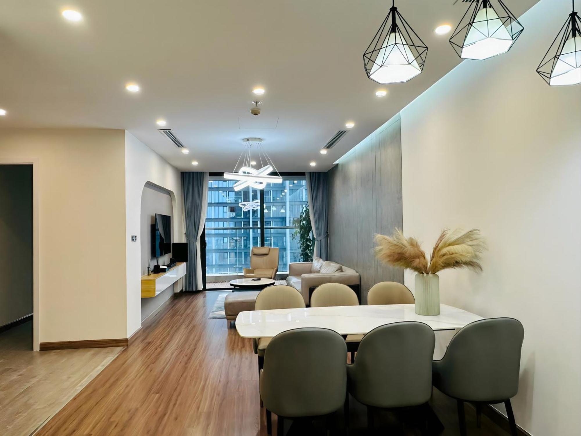 Vinhomes Metropolis - South Land Apartment *