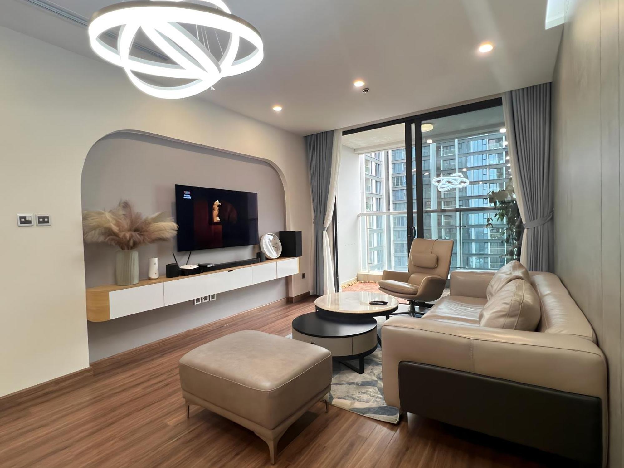 Vinhomes Metropolis - South Land Apartment