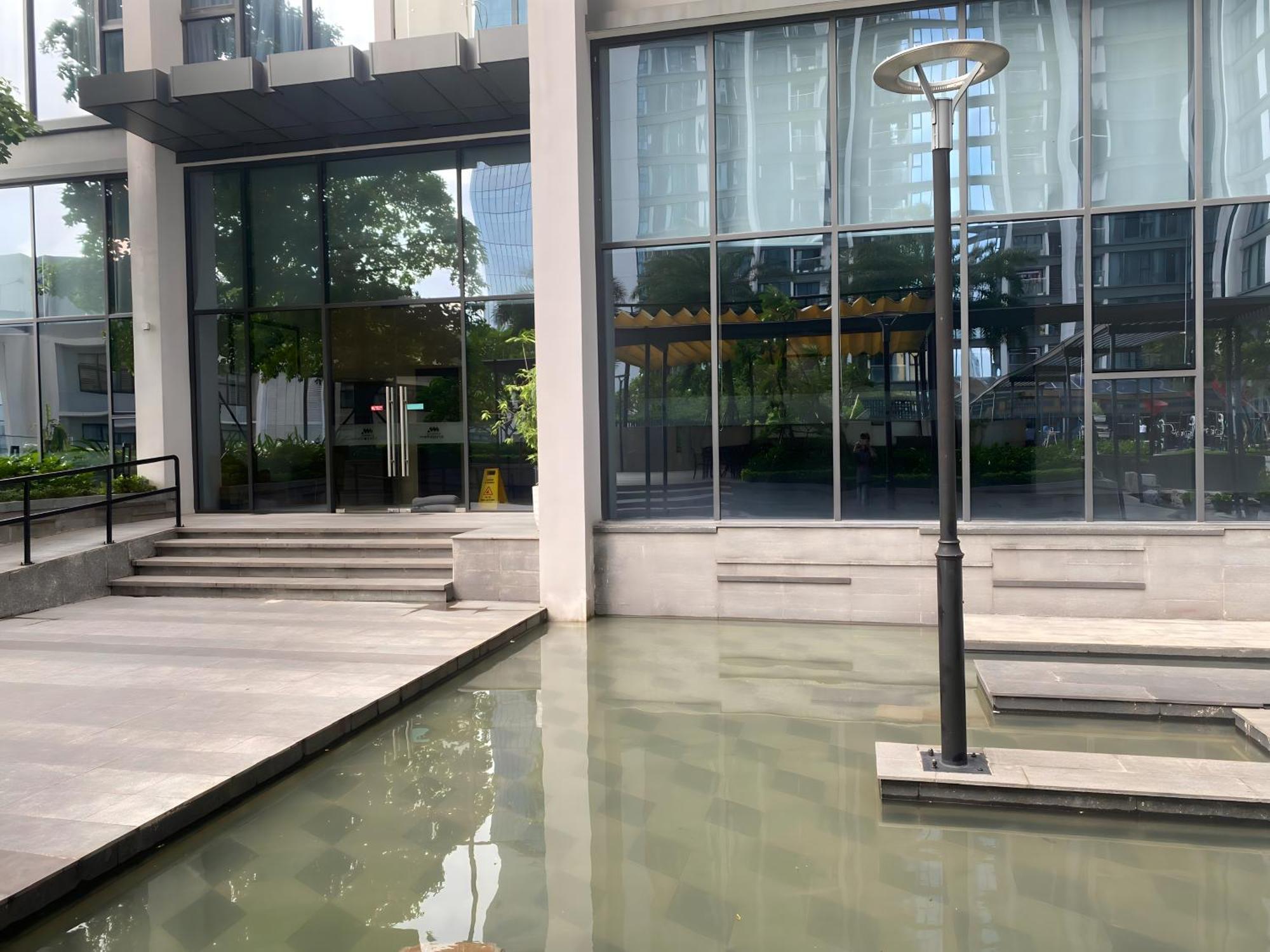 Vinhomes Metropolis - South Land Apartment Hanoi