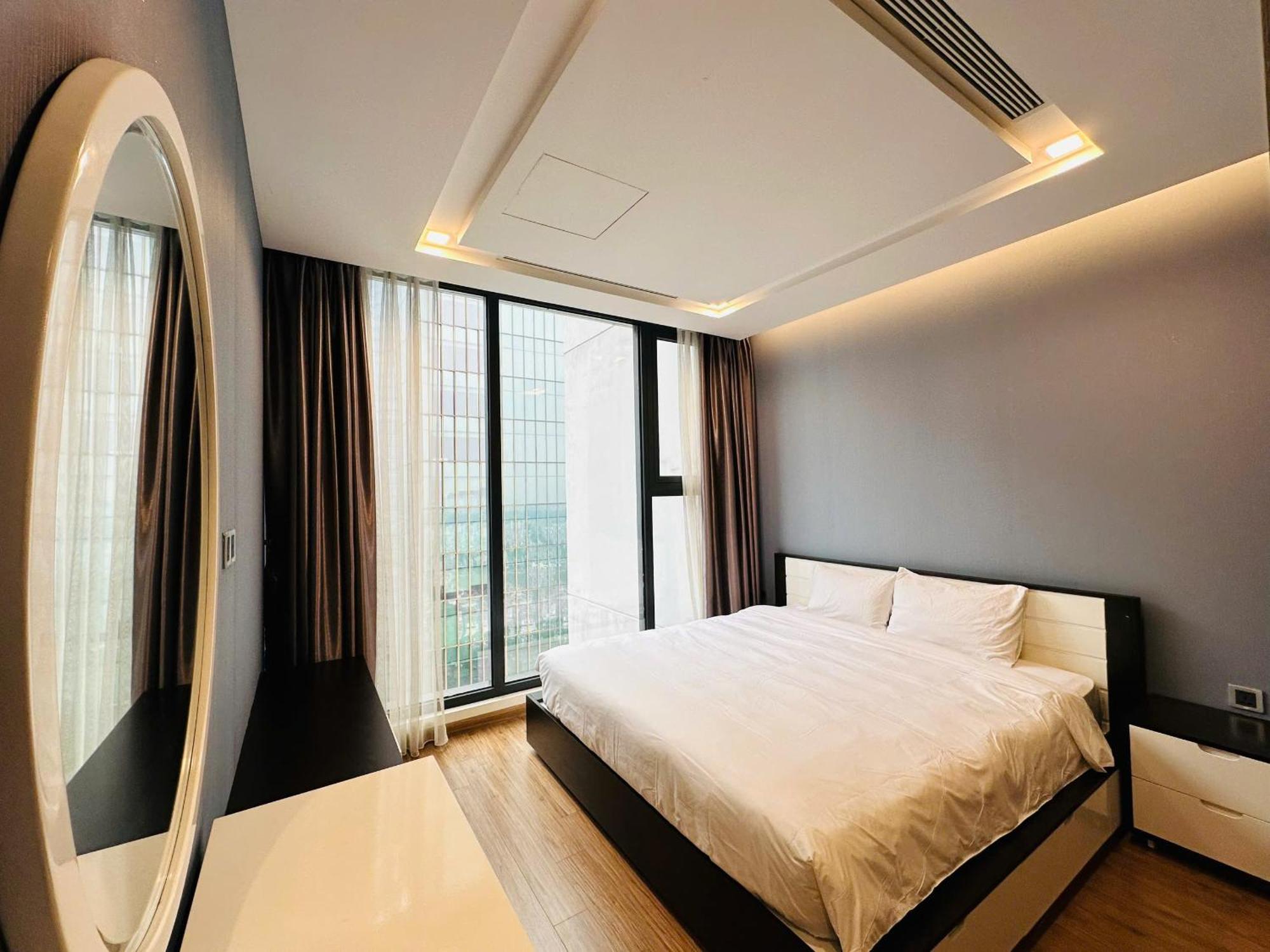 Vinhomes Metropolis - South Land Apartment Hanoi