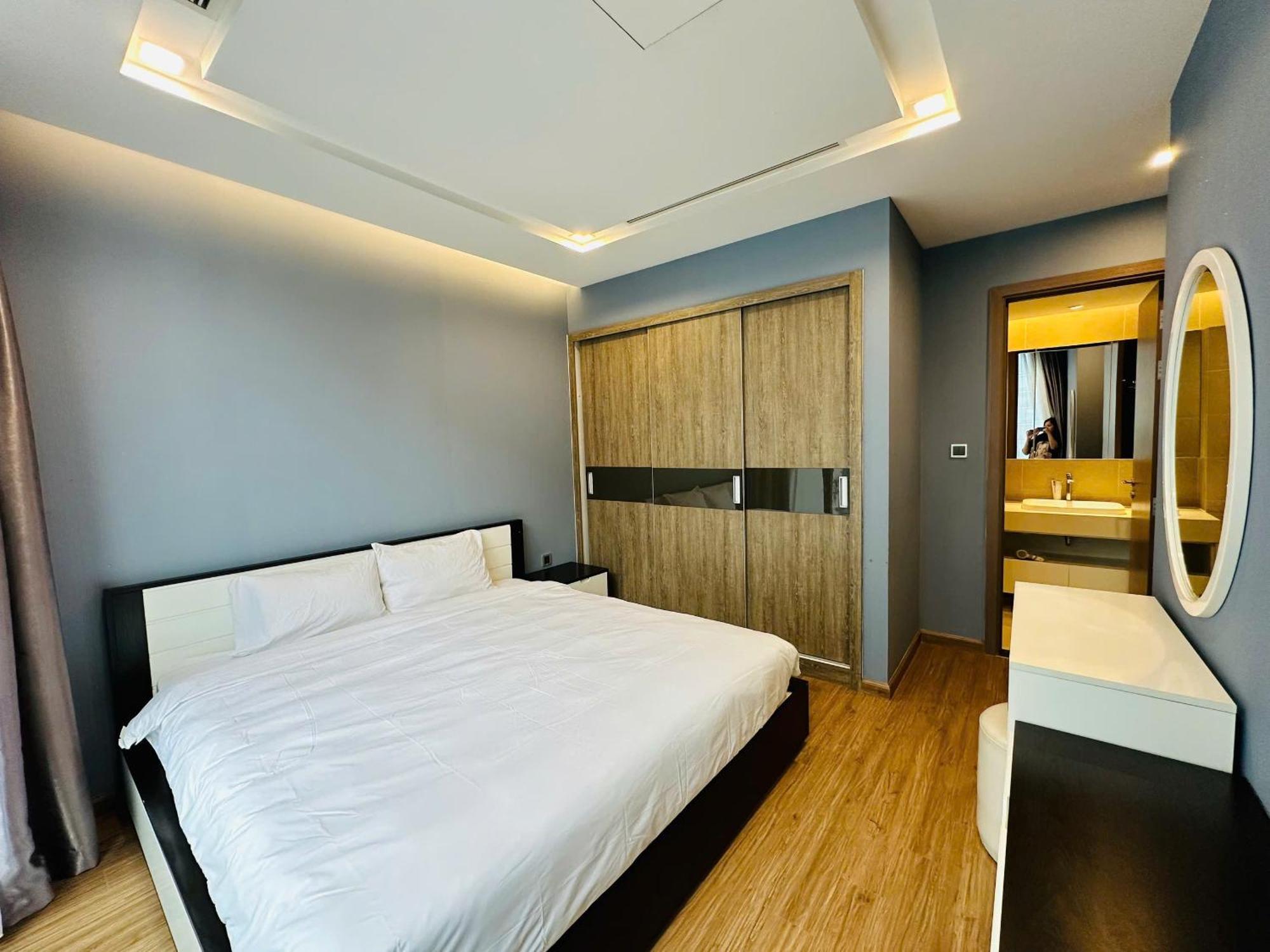 Apartment Vinhomes Metropolis - South Land Hanoi