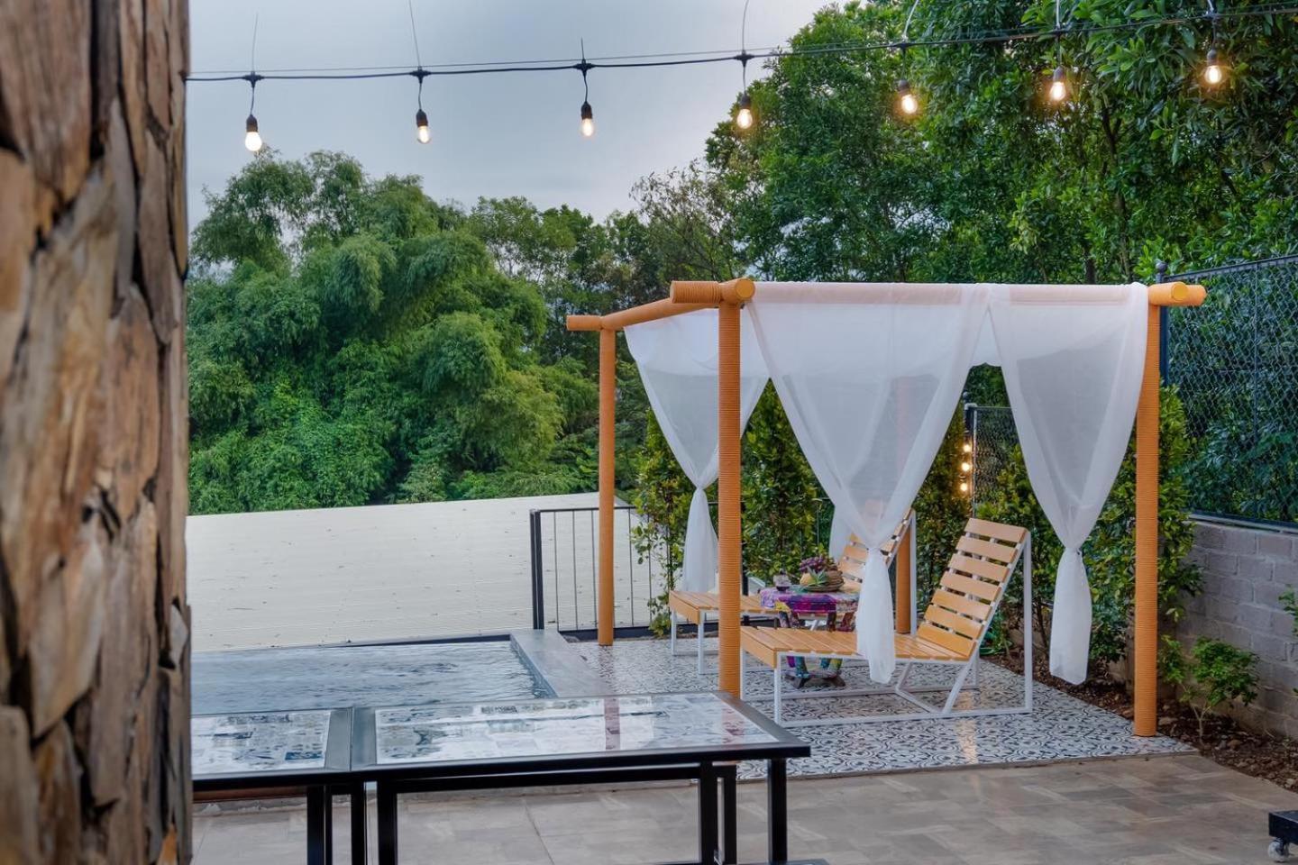 Iris Venuestay Villa Hanoi