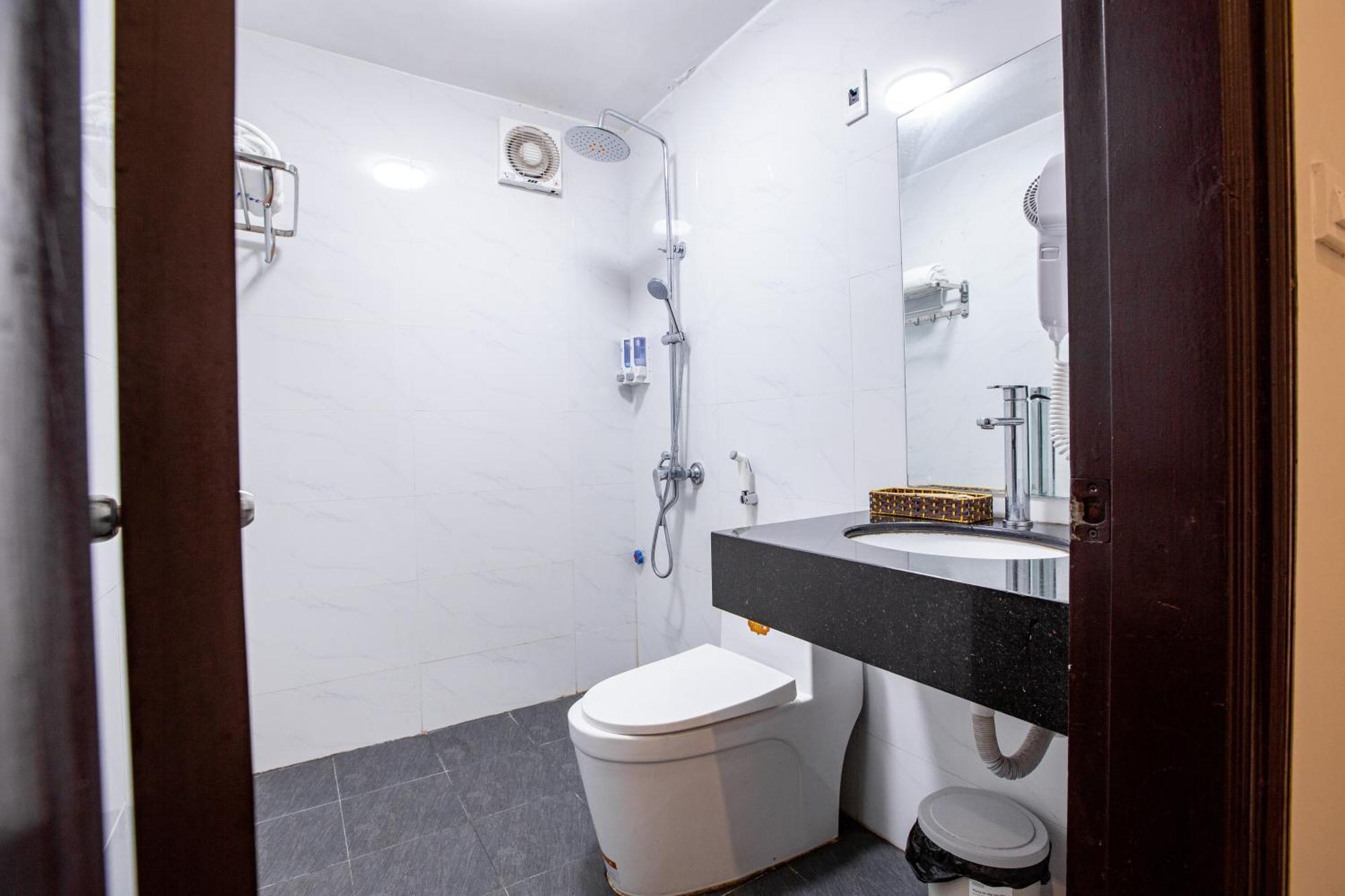 Hai Yen 109 Tran Duy Hung Ha Noi Hotel