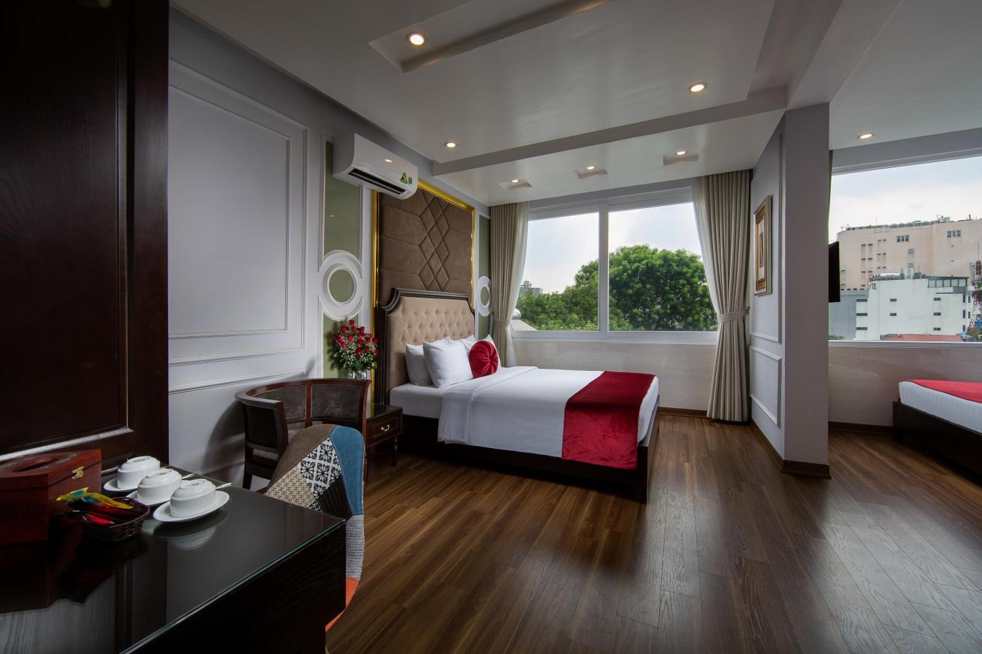 Hotel Royal Palace 2 & Hanoi