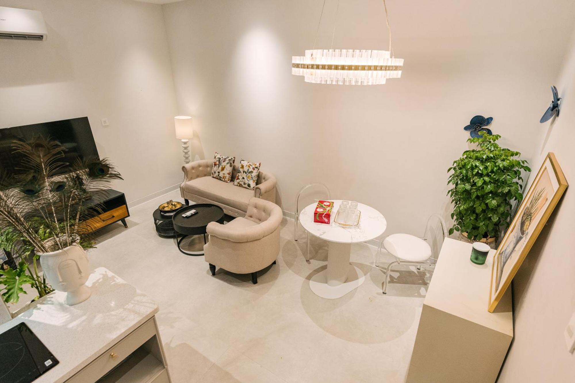 Modern Big Group Hanoi