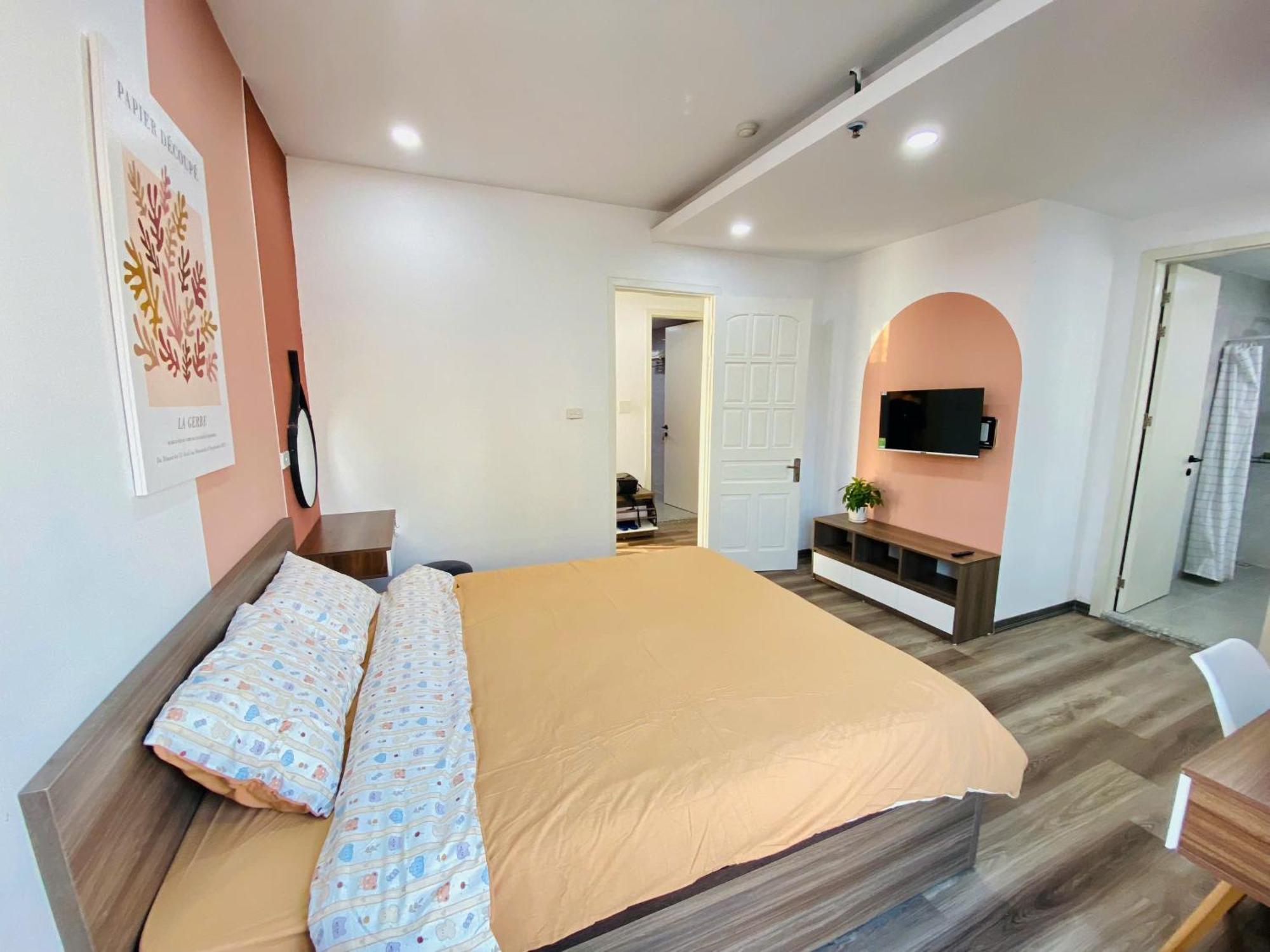 Luxe Paradise 76 To Ngoc Van Apartment Hanoi