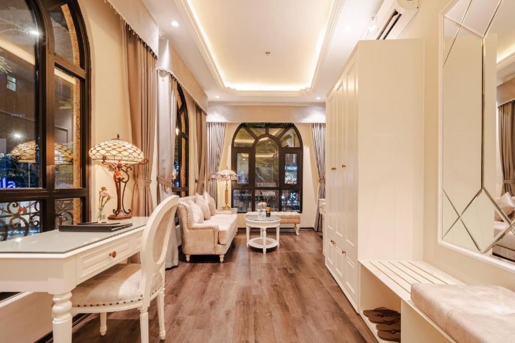 Hotel Long Bien Castle By Acc 3*