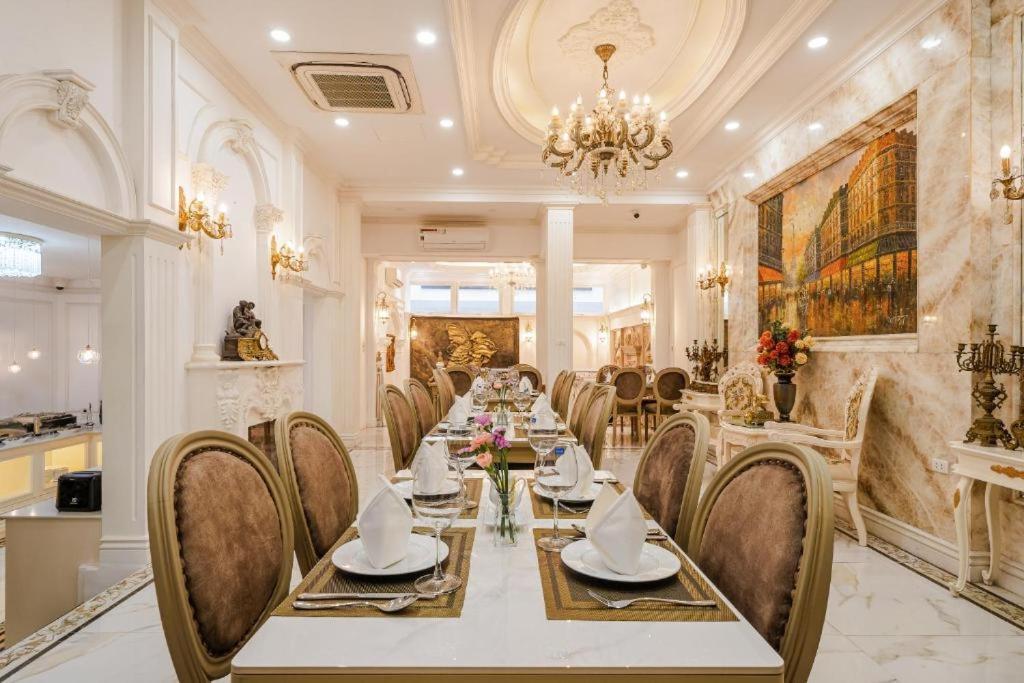 Hotel Long Bien Castle By Acc 3*