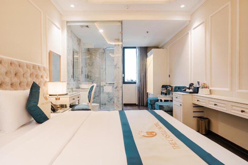 Long Bien Castle By Acc Hotel 3*