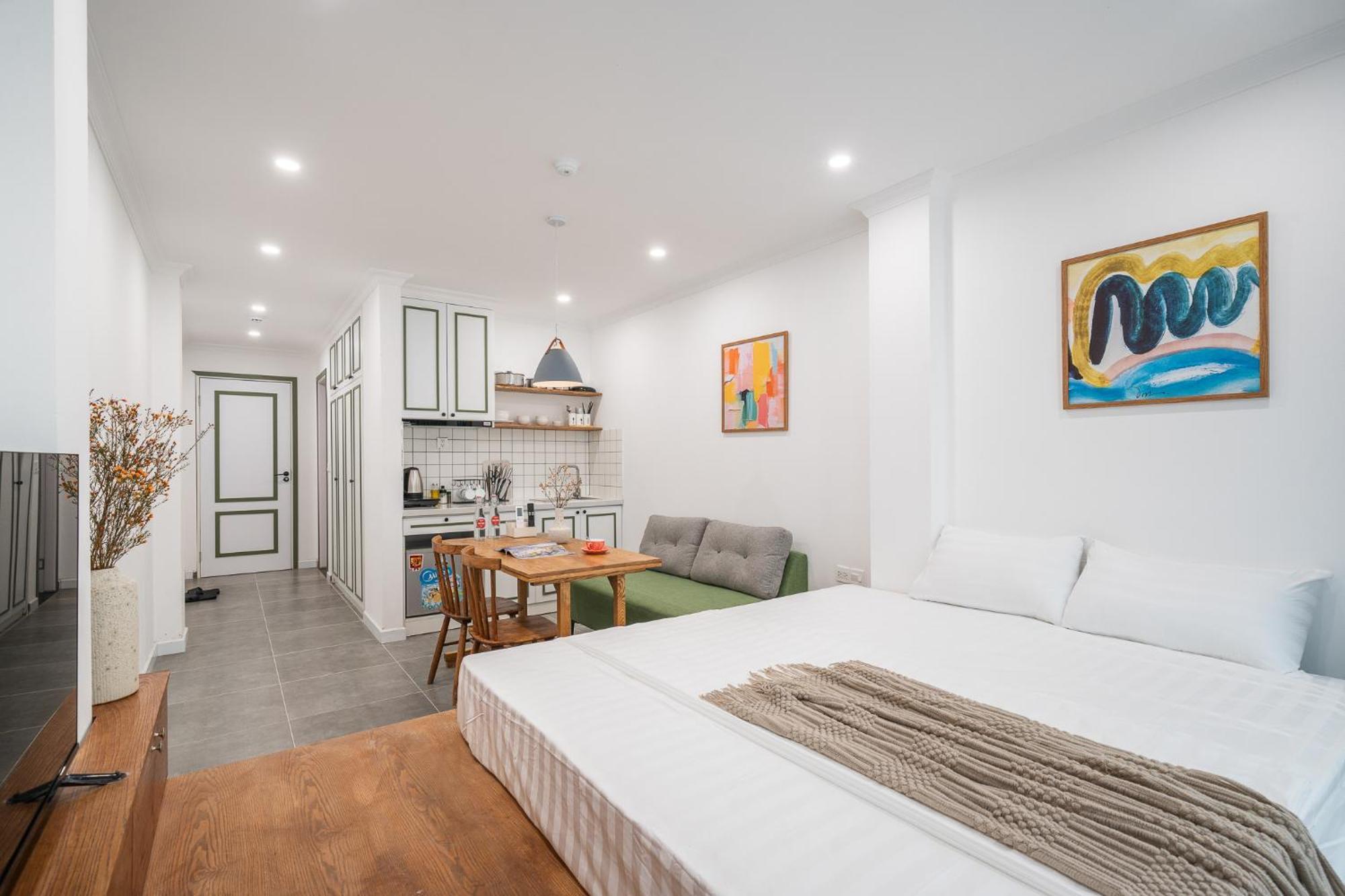 Xeoxo Premium Building With Rooftop Pool * Hanoi