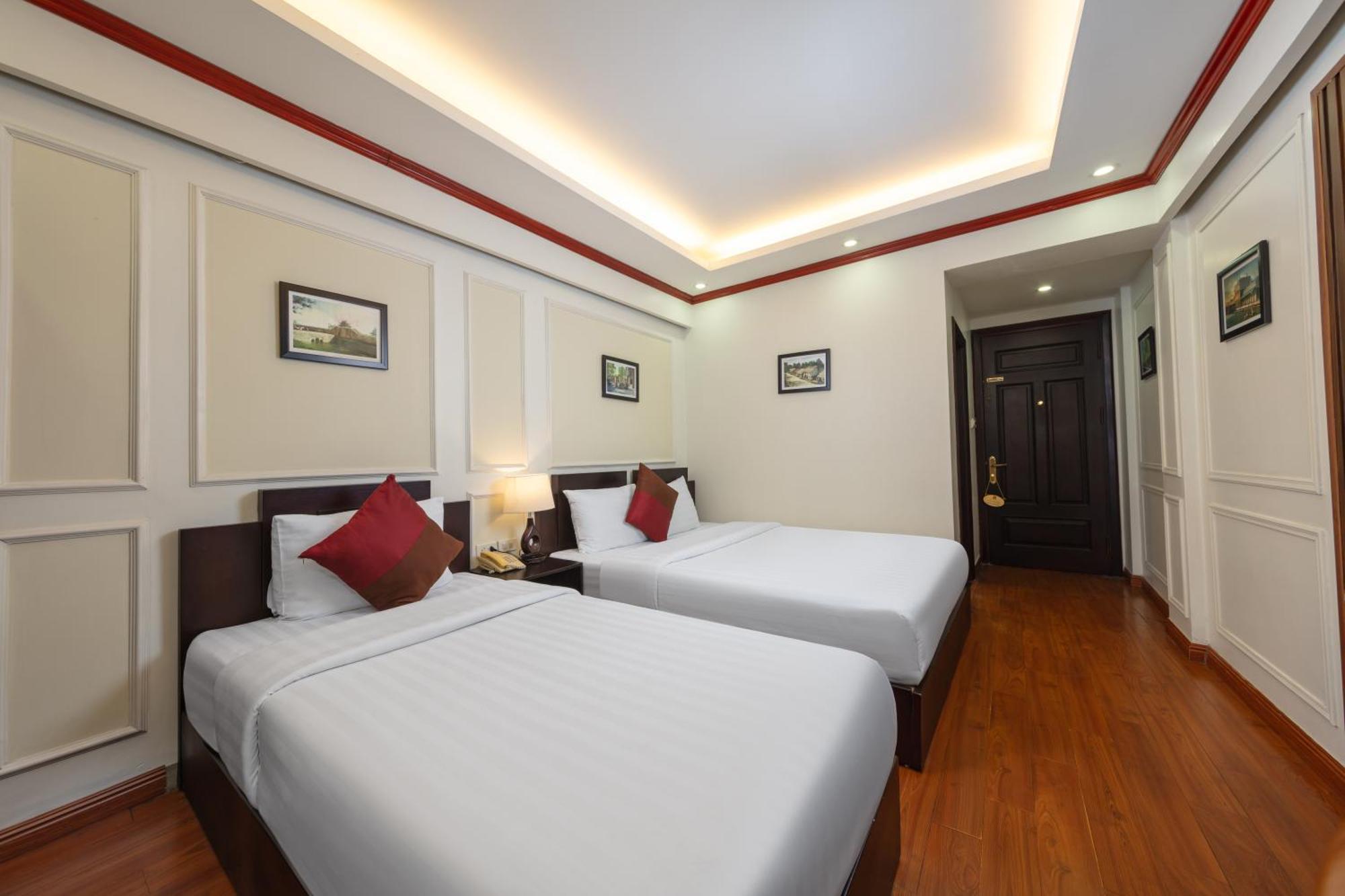 Viet & Travel Hotel *