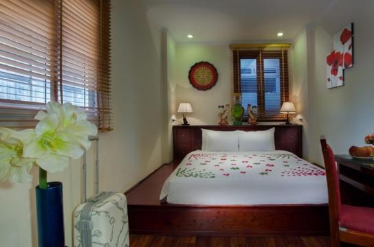 Viet & Travel Hotel *