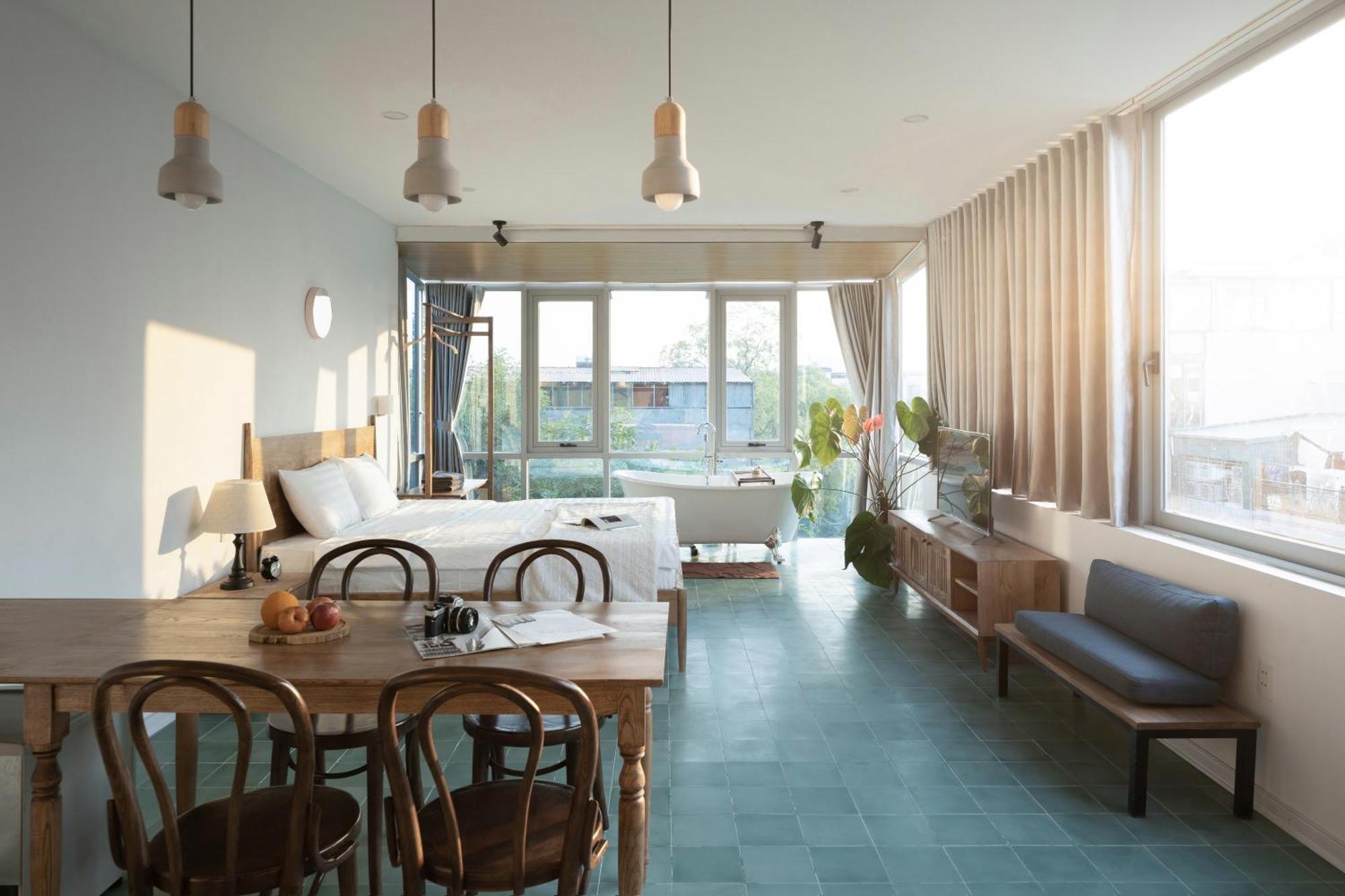 Old Quarter With View - Coffee Downstair Apartment